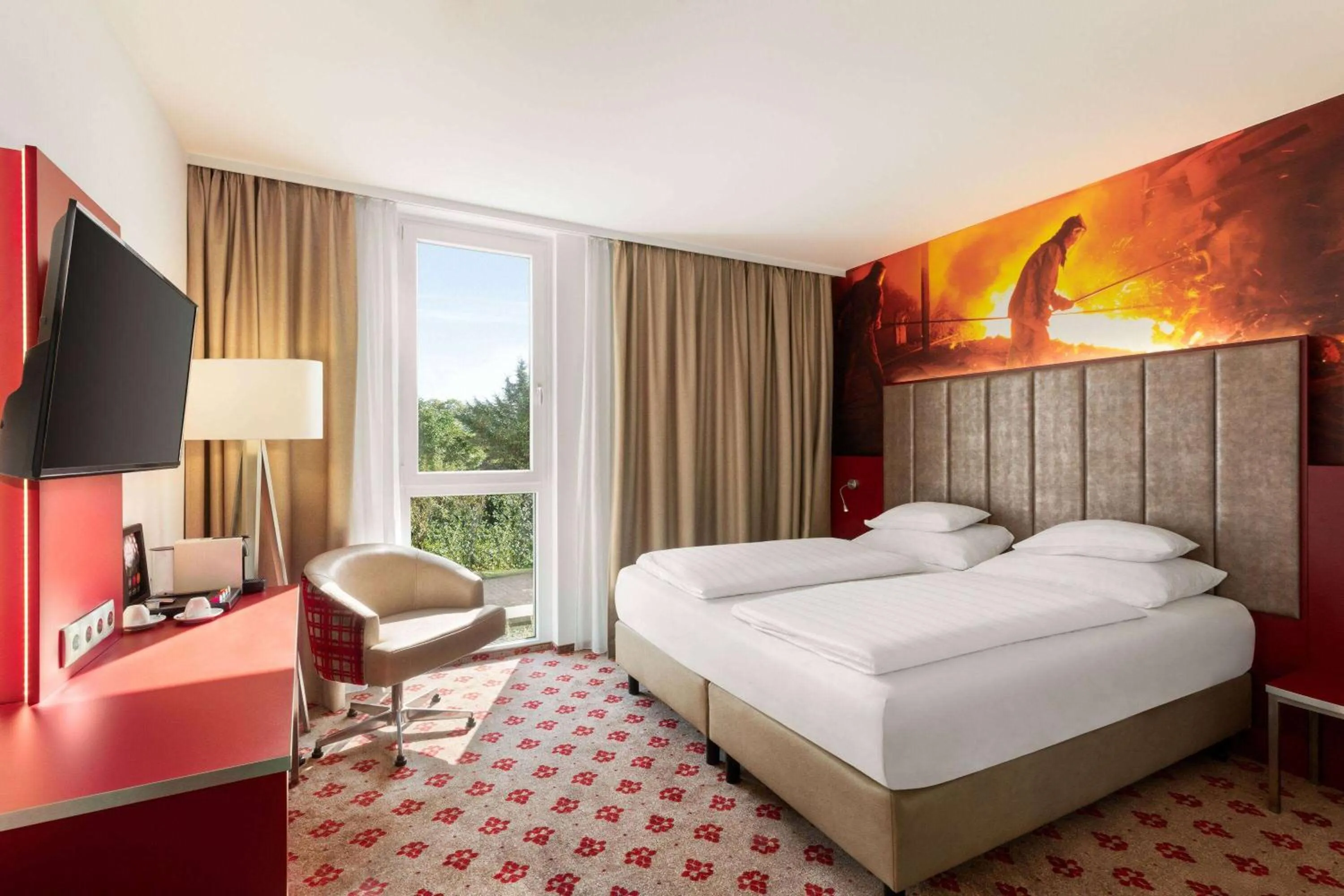 Photo of the whole room, Bed in Amedia Linz, Trademark Collection by Wyndham