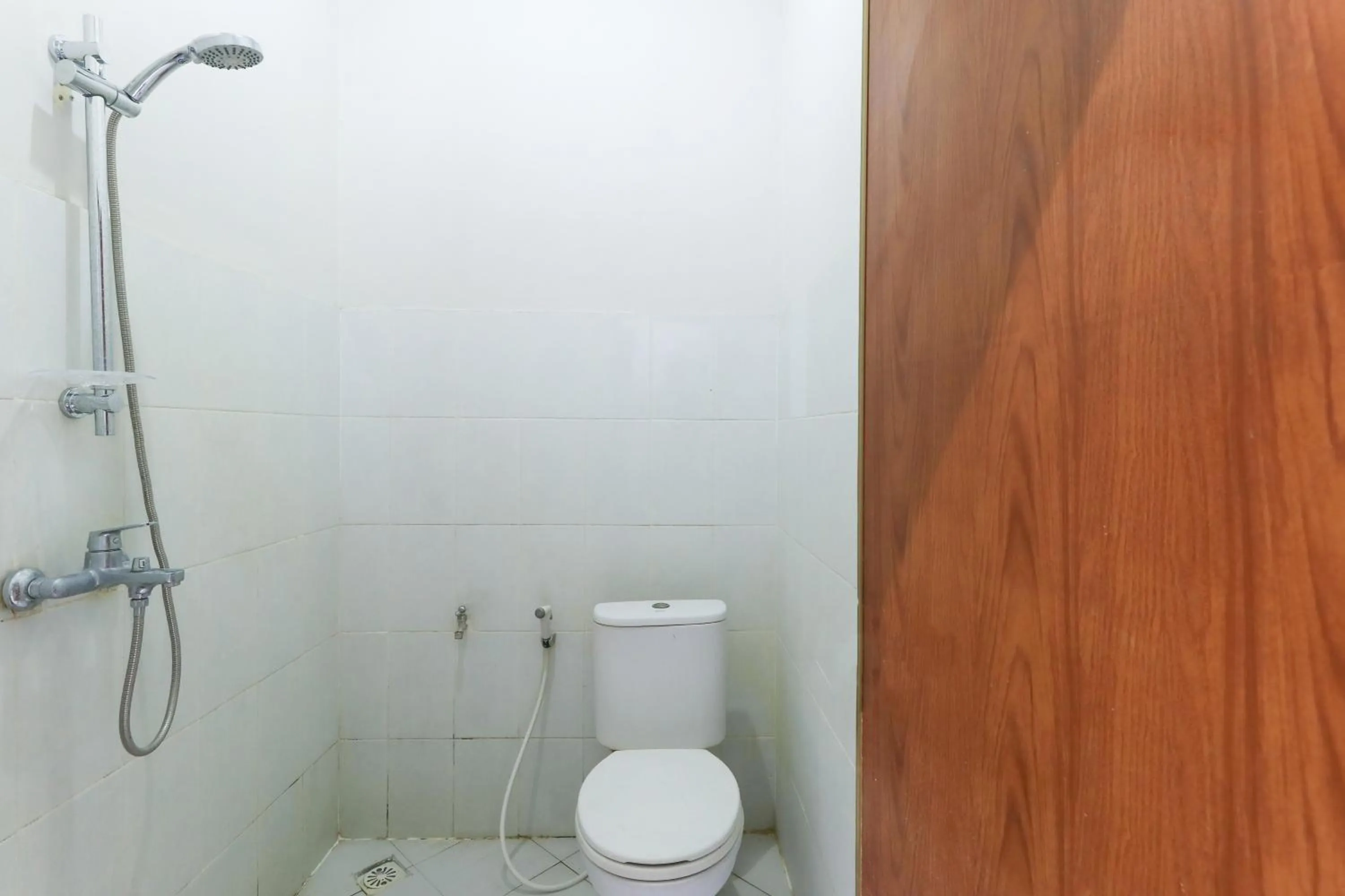 Bathroom in Hotel Warta Putra