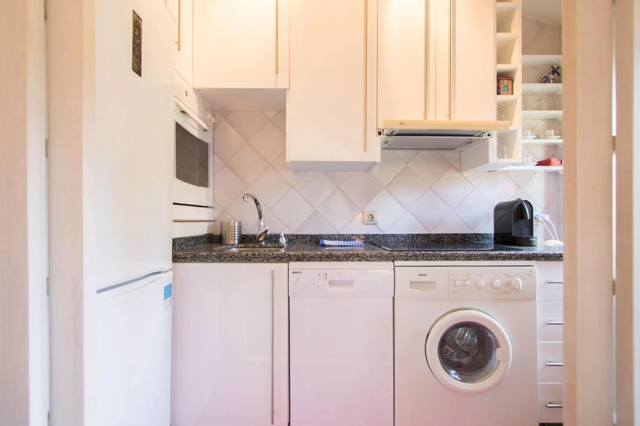 Kitchen or kitchenette in Oriental Apartment Gardens Views 2 pax