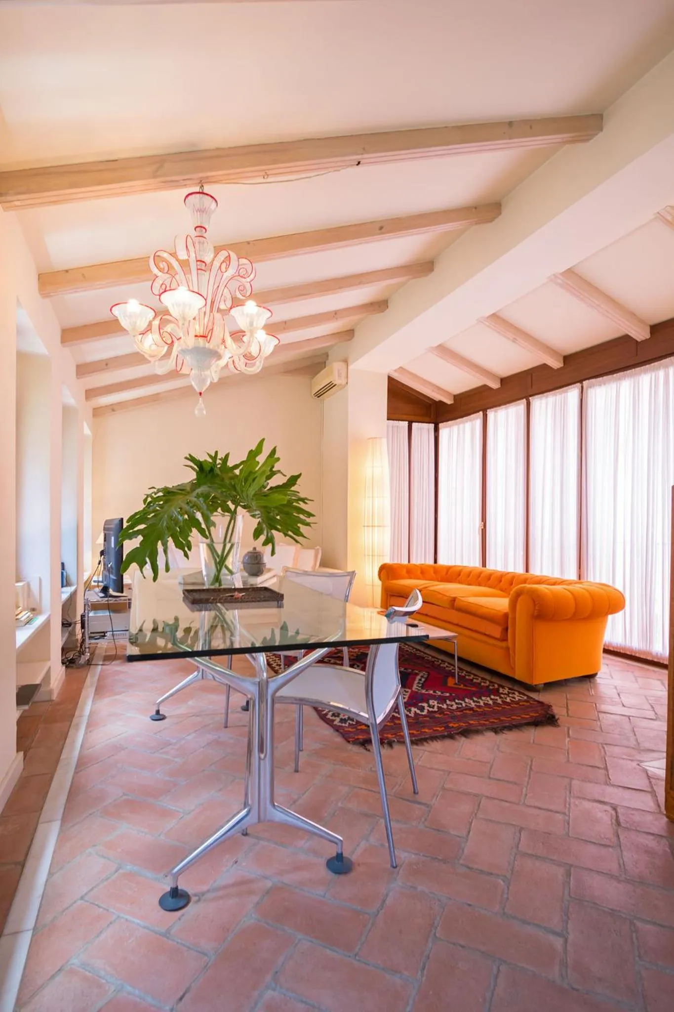 Living room in Oriental Apartment Gardens Views 2 pax