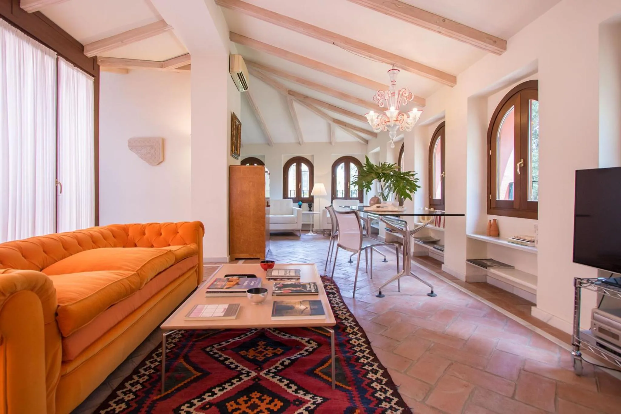 Living room in Oriental Apartment Gardens Views 2 pax