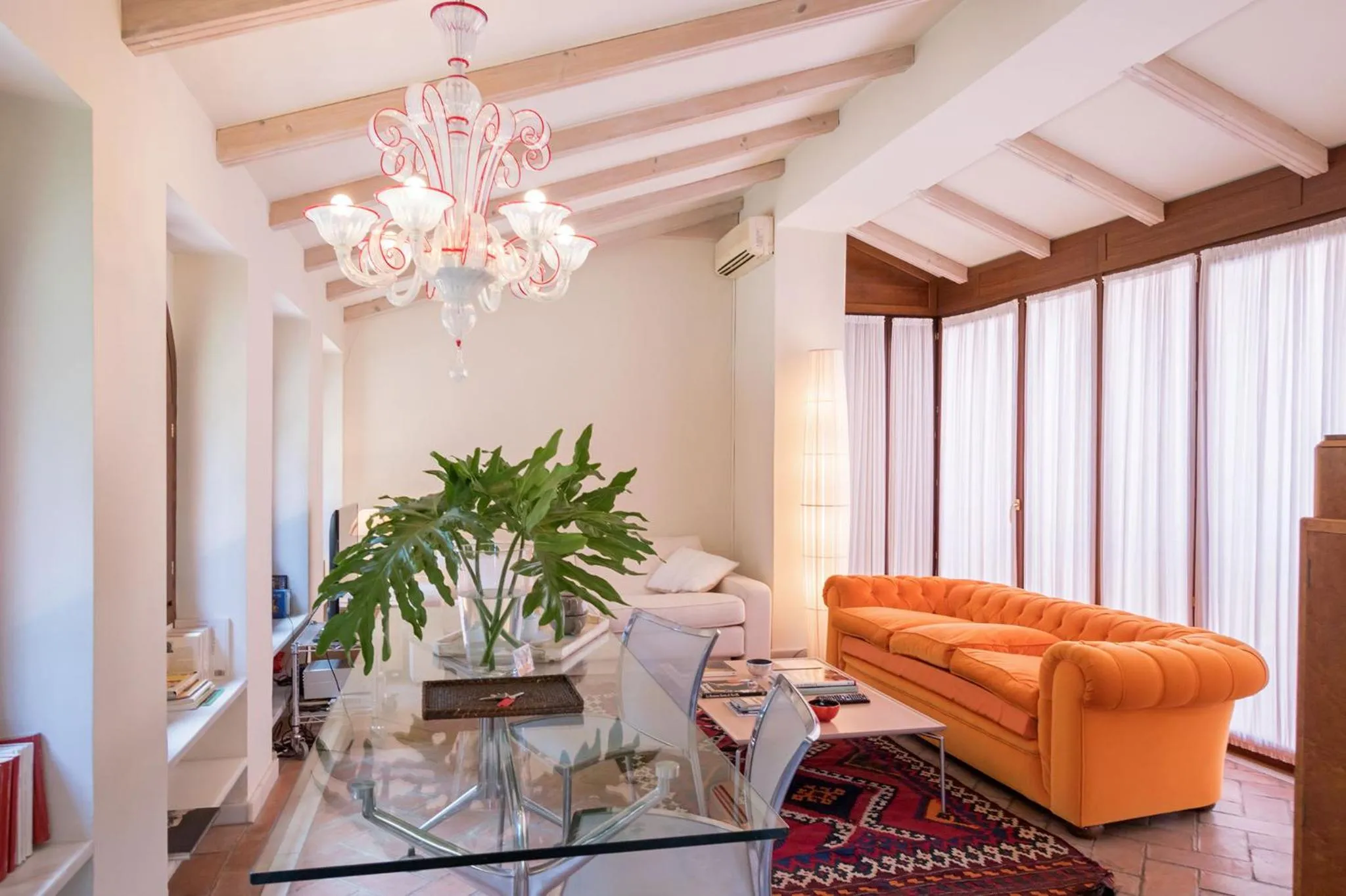 Living room in Oriental Apartment Gardens Views 2 pax