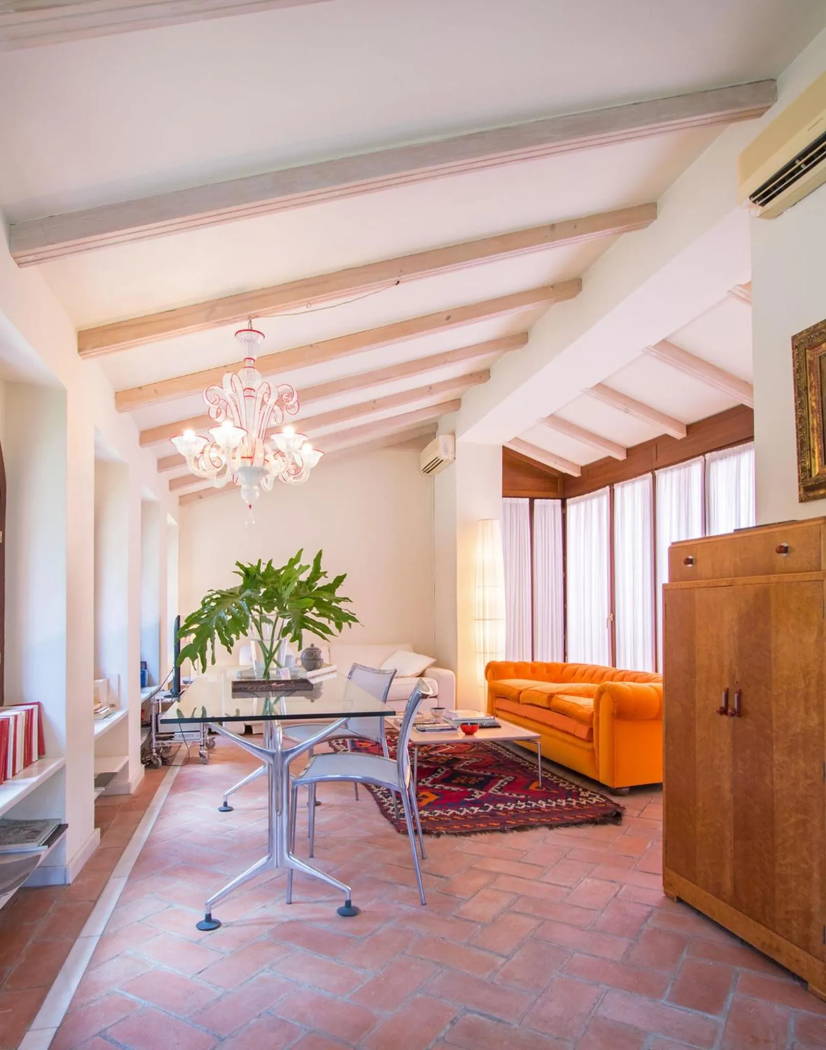 Living room in Oriental Apartment Gardens Views 2 pax