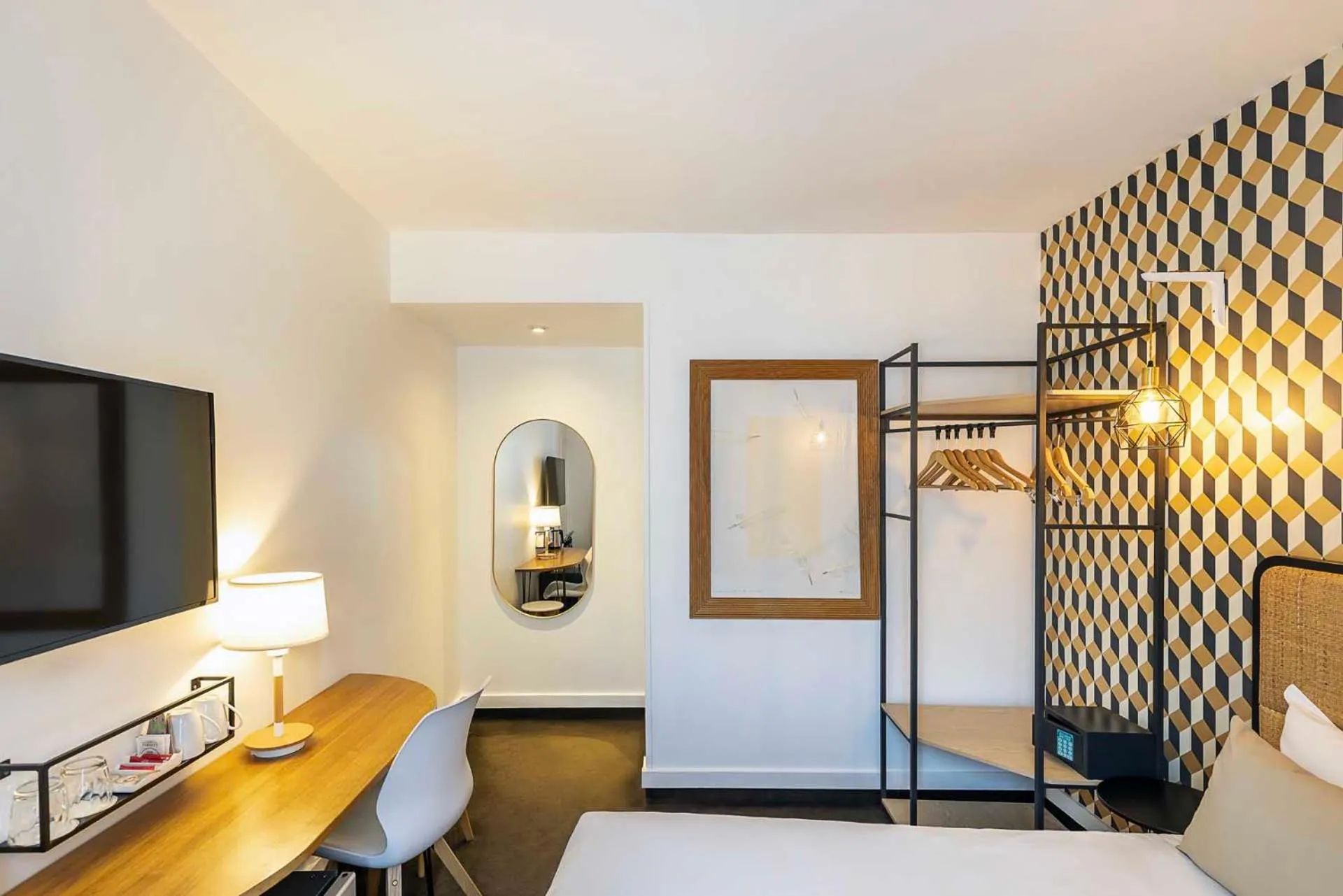 Bed in Best Western Aramis Saint Germain