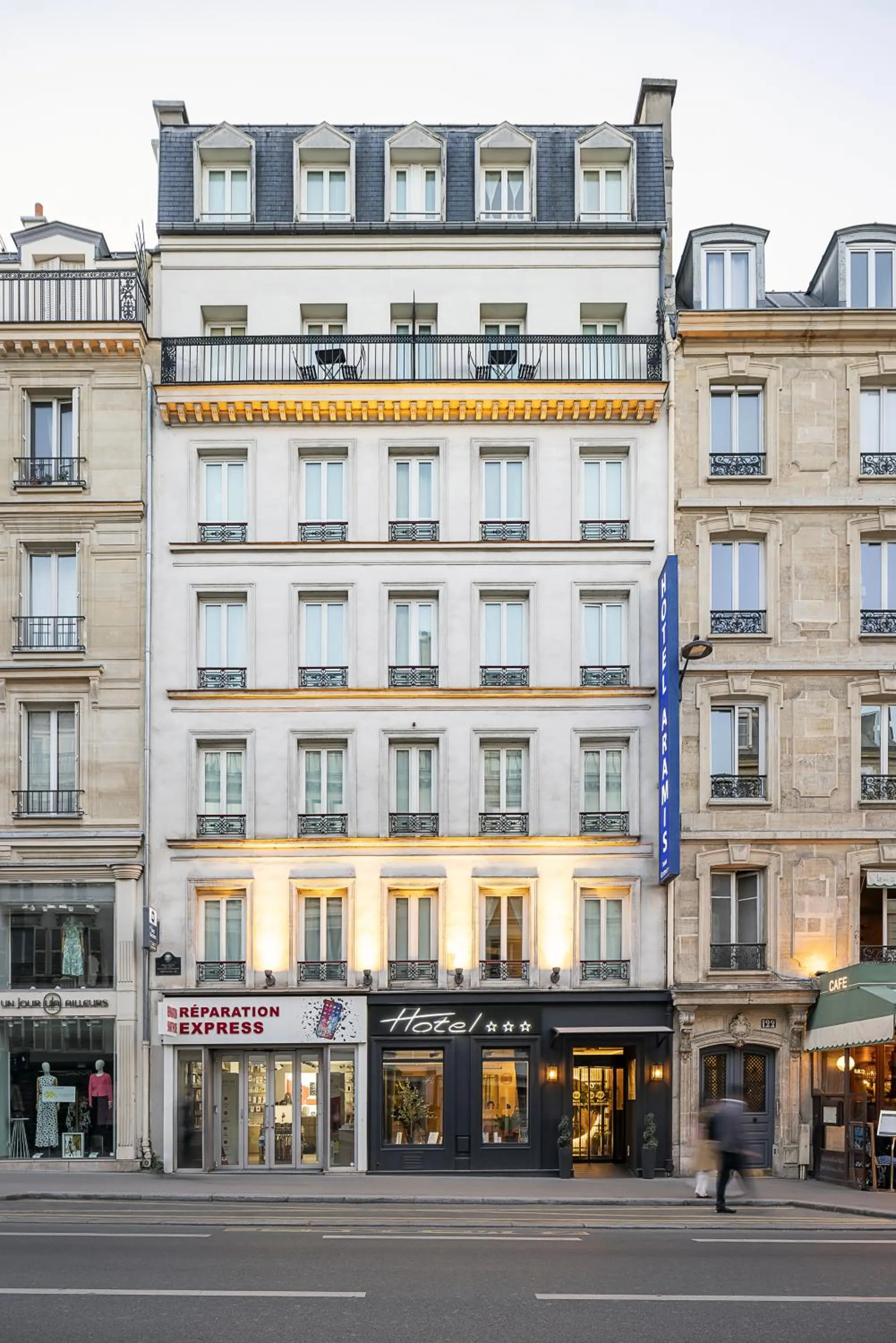 Property building in Best Western Aramis Saint Germain