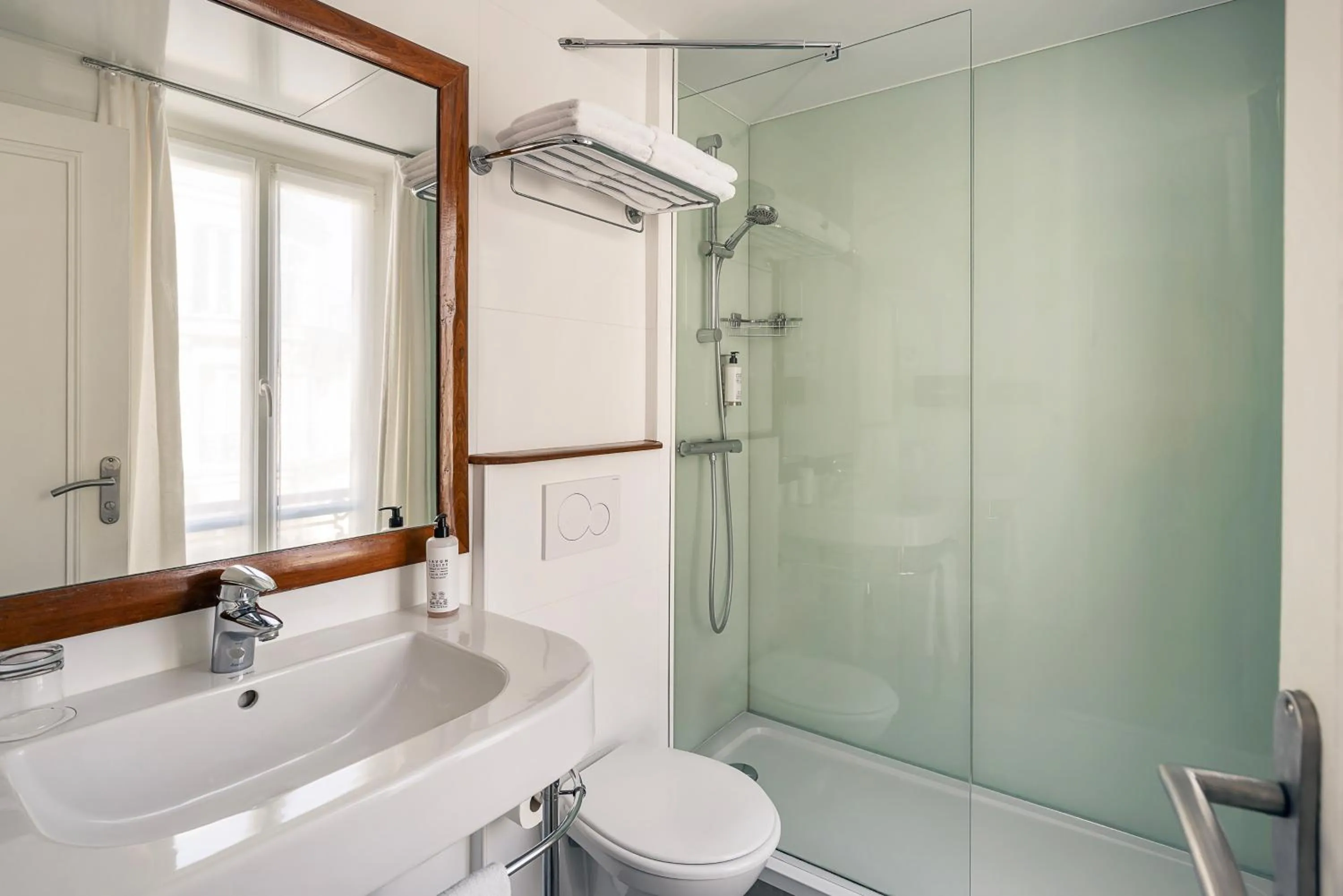 Toilet in Best Western Aramis Saint Germain