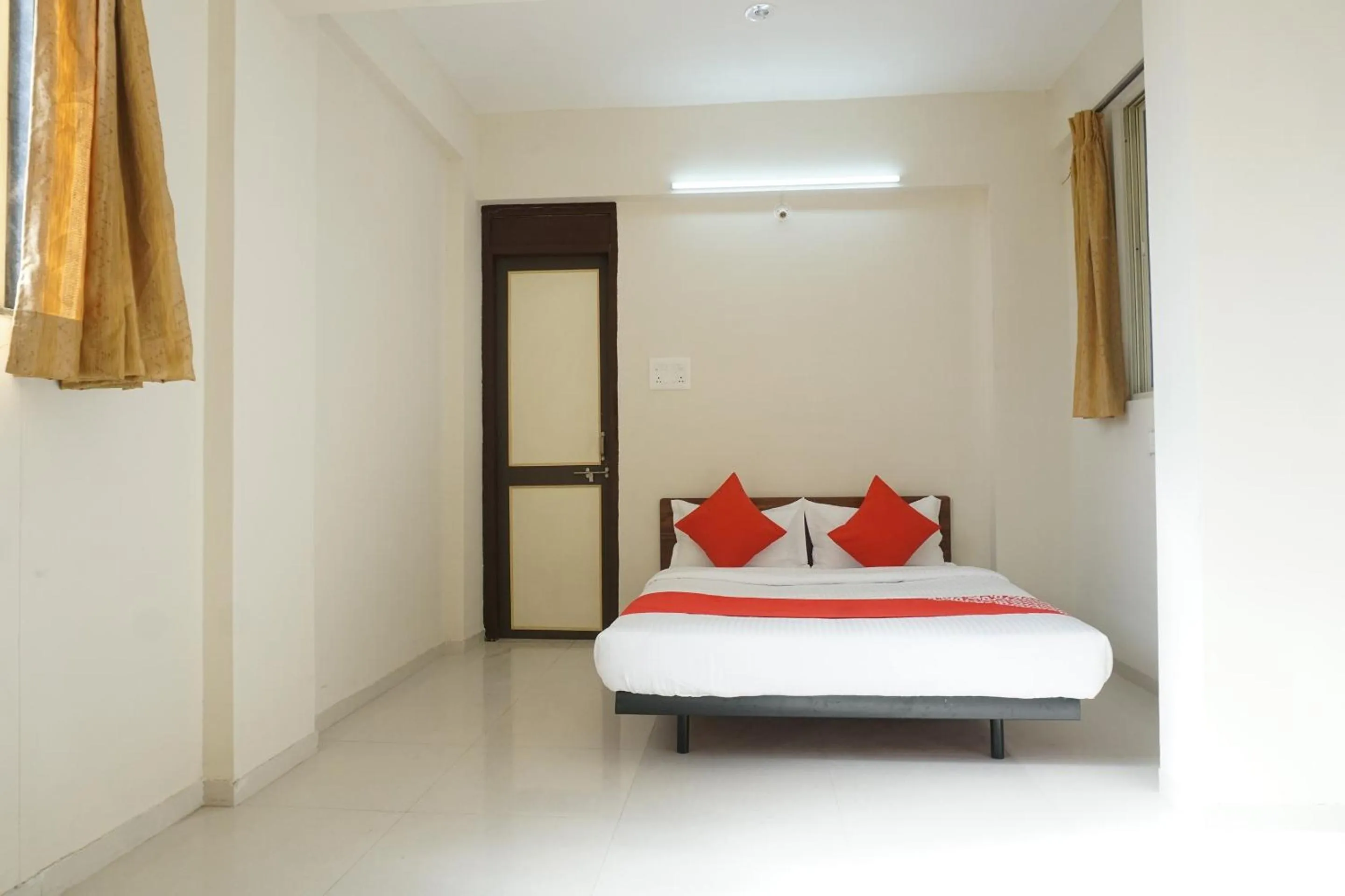 Bedroom, Bed in Super Hotel O Arusai