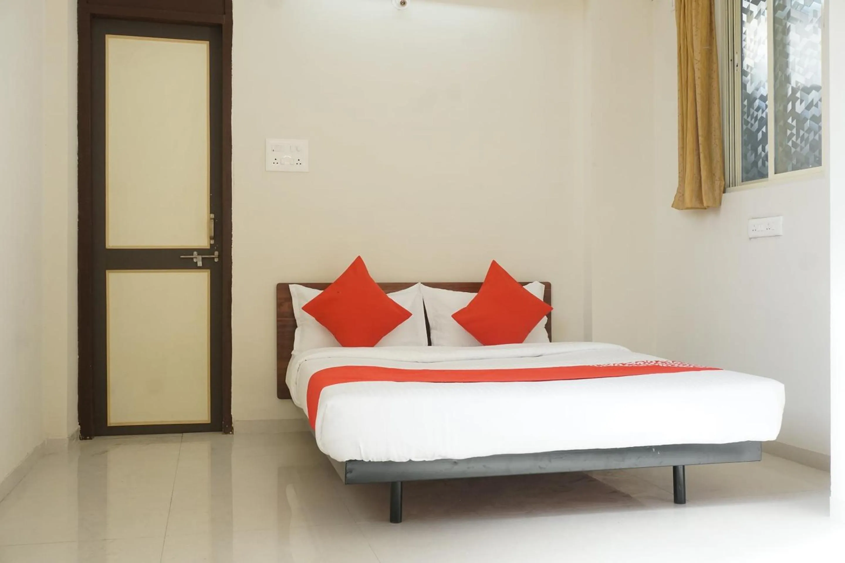 Bedroom, Bed in Super Hotel O Arusai