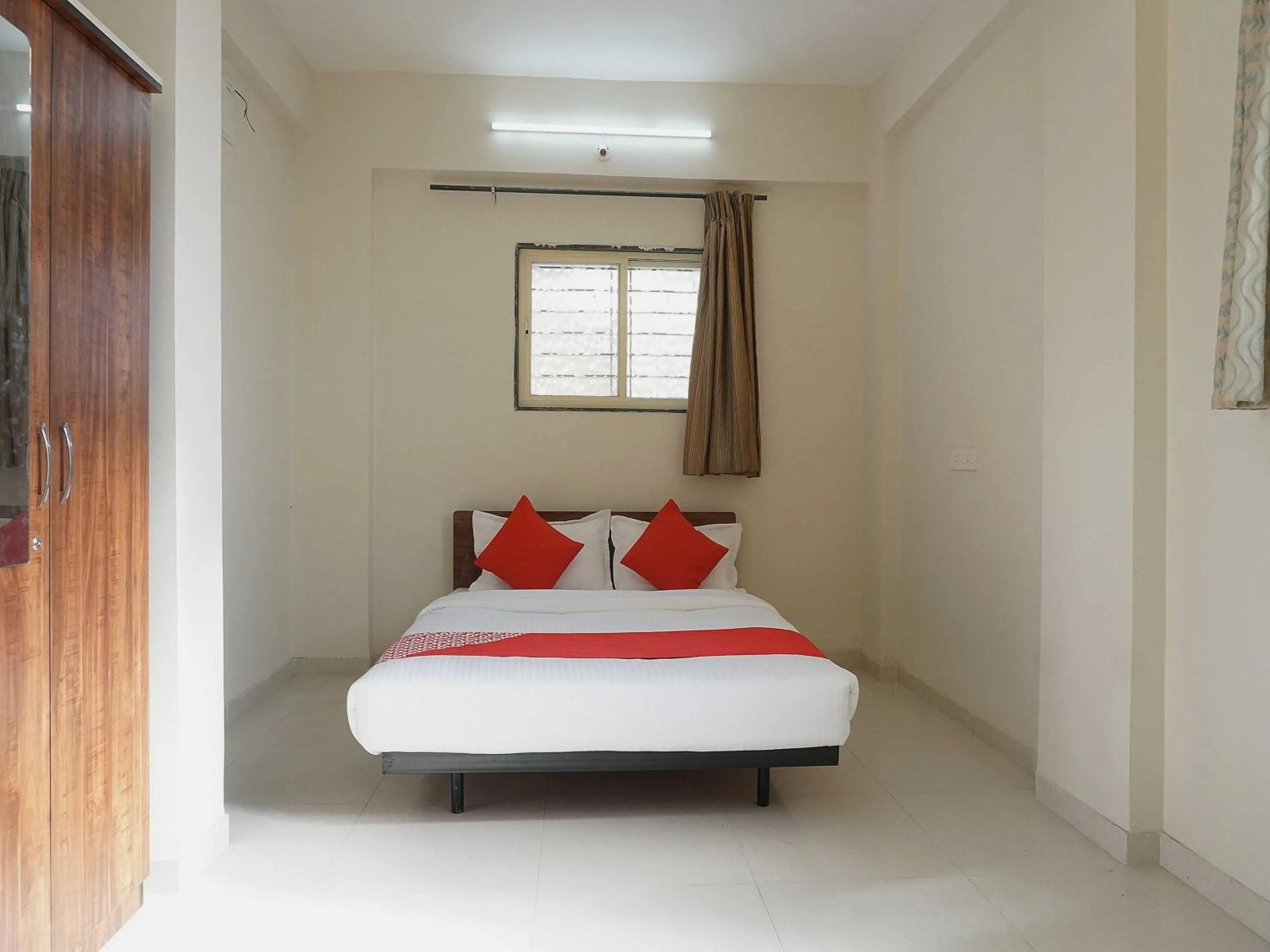 Bedroom, Bed in Super Hotel O Arusai