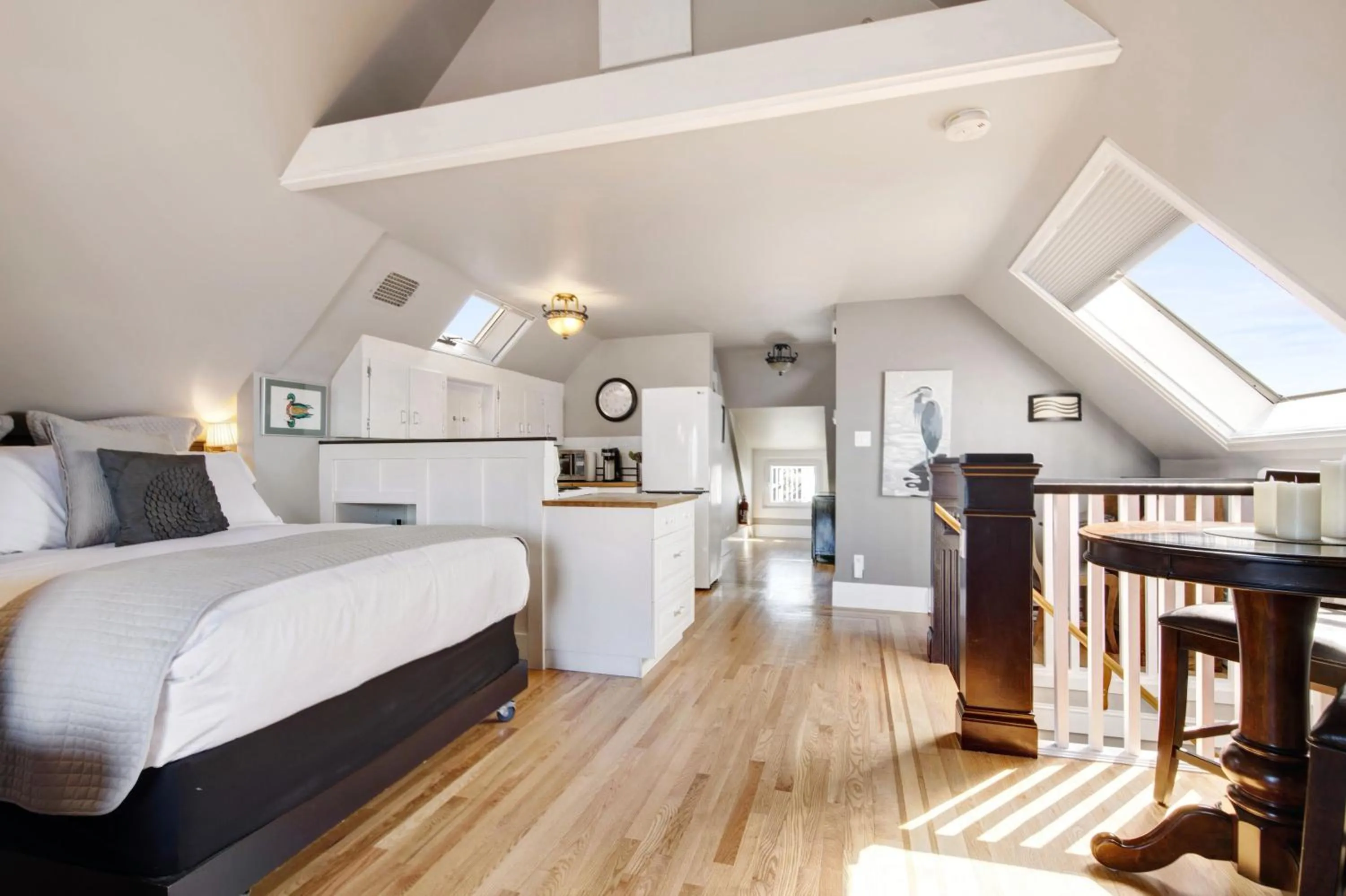 Bed in The Ivy on Parker Guest House