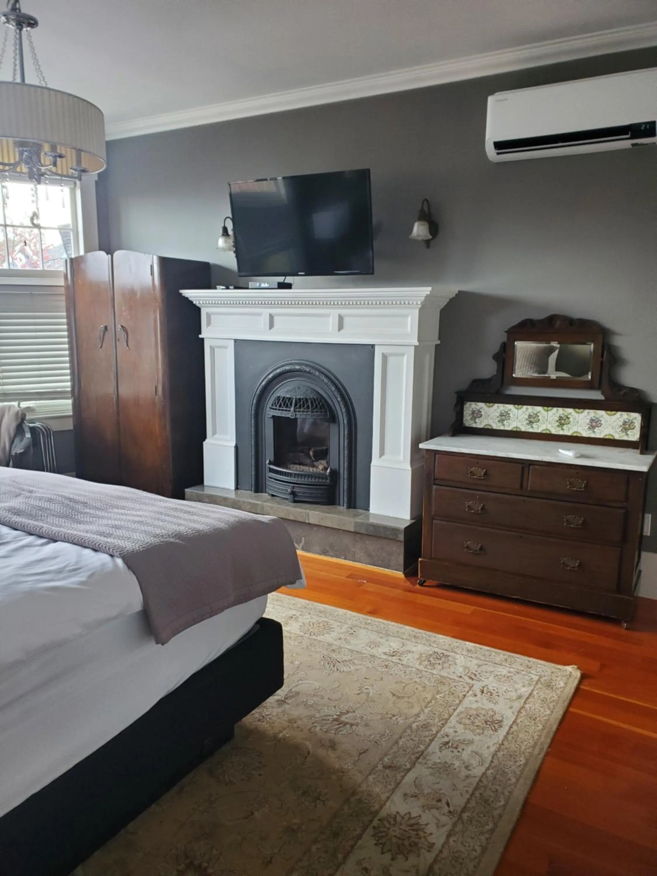 flat iron, Bed in The Ivy on Parker Guest House