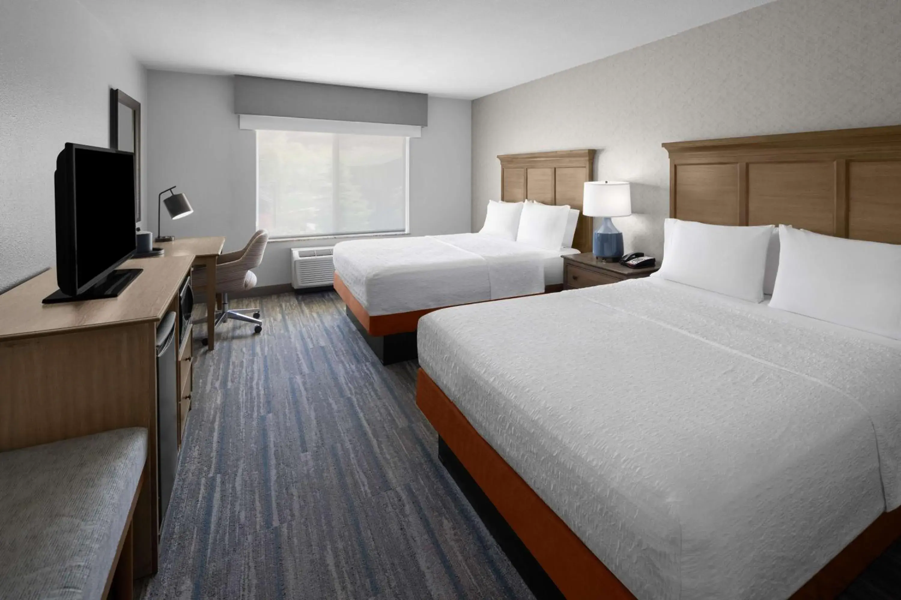 Queen Room with Two Queen Beds - Mobility and Hearing Access/Non-Smoking in Hampton Inn & Suites Springdale/Zion National Park Queen Room with Two Queen Beds - Mobility and Hearing Access/Non-Smoking in Hampton Inn & Suites Springdale/Zion National Park