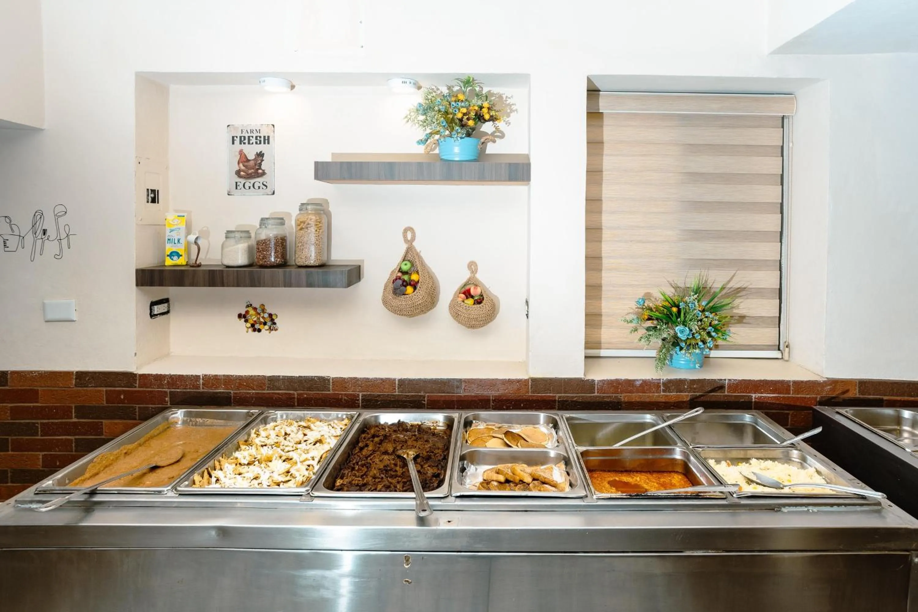 Food in Hotel Suites Kino