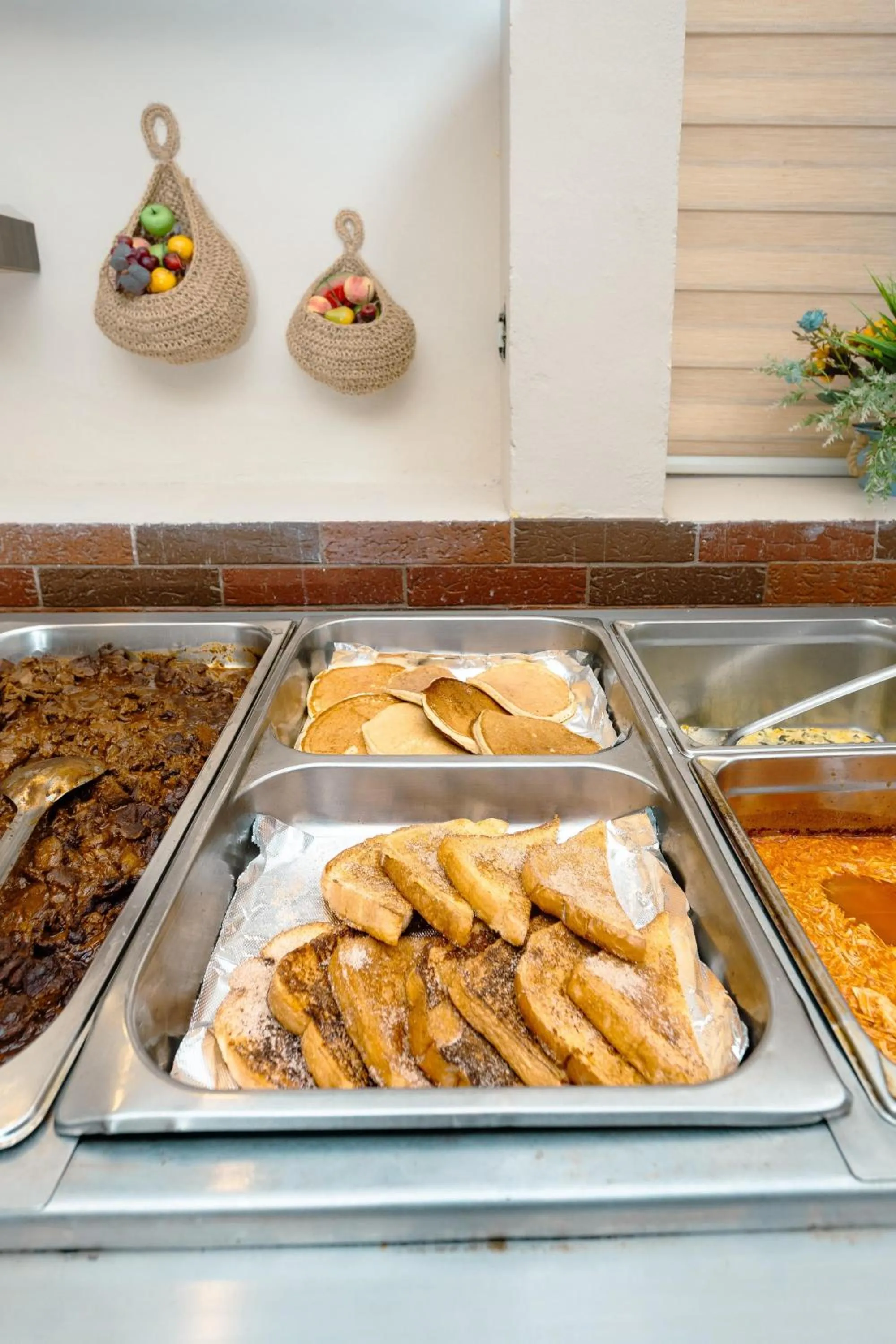 Food in Hotel Suites Kino