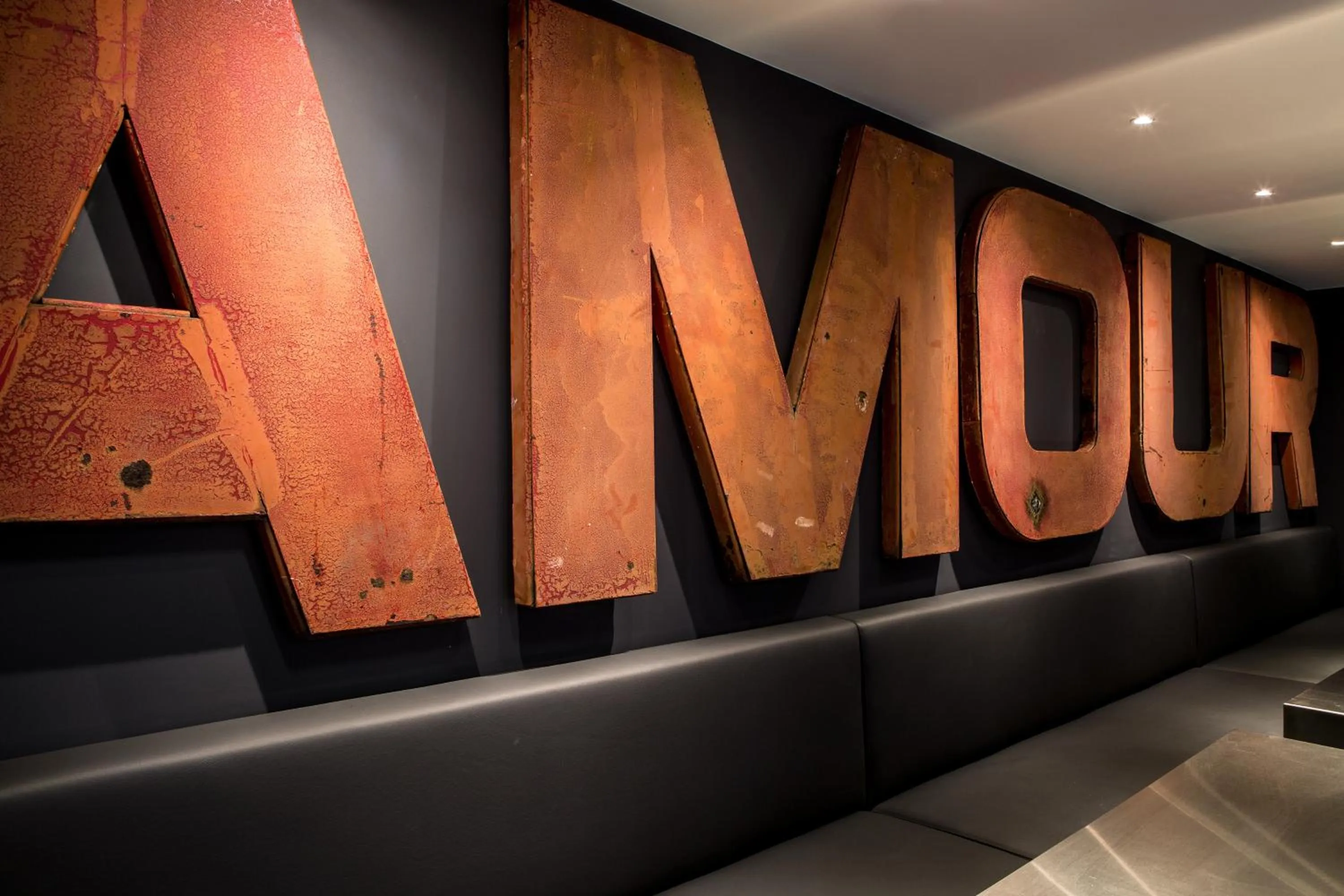 Logo/Certificate/Sign in Le Général Hôtel