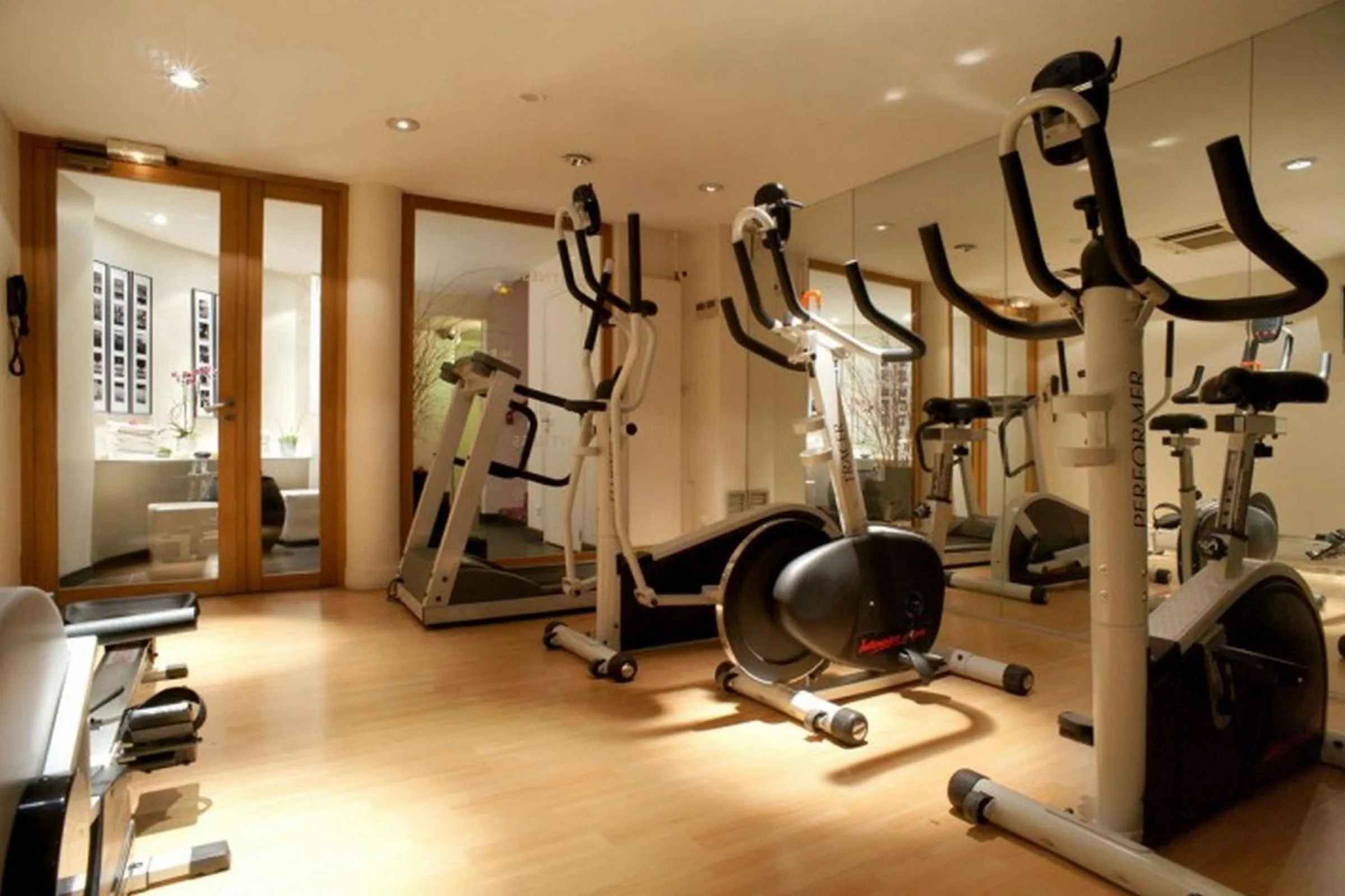 Fitness centre/facilities in Le Général Hôtel