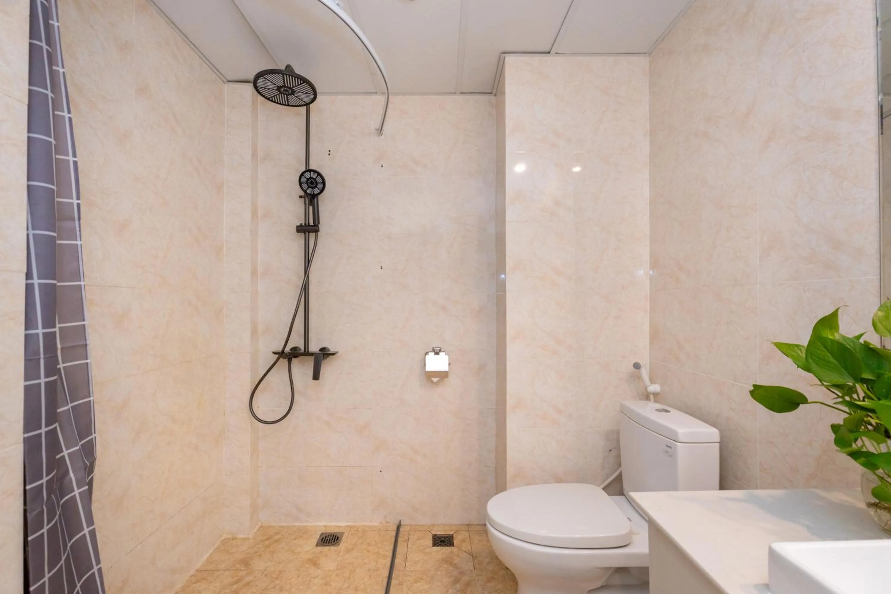 Toilet in Annata Beach Hotel