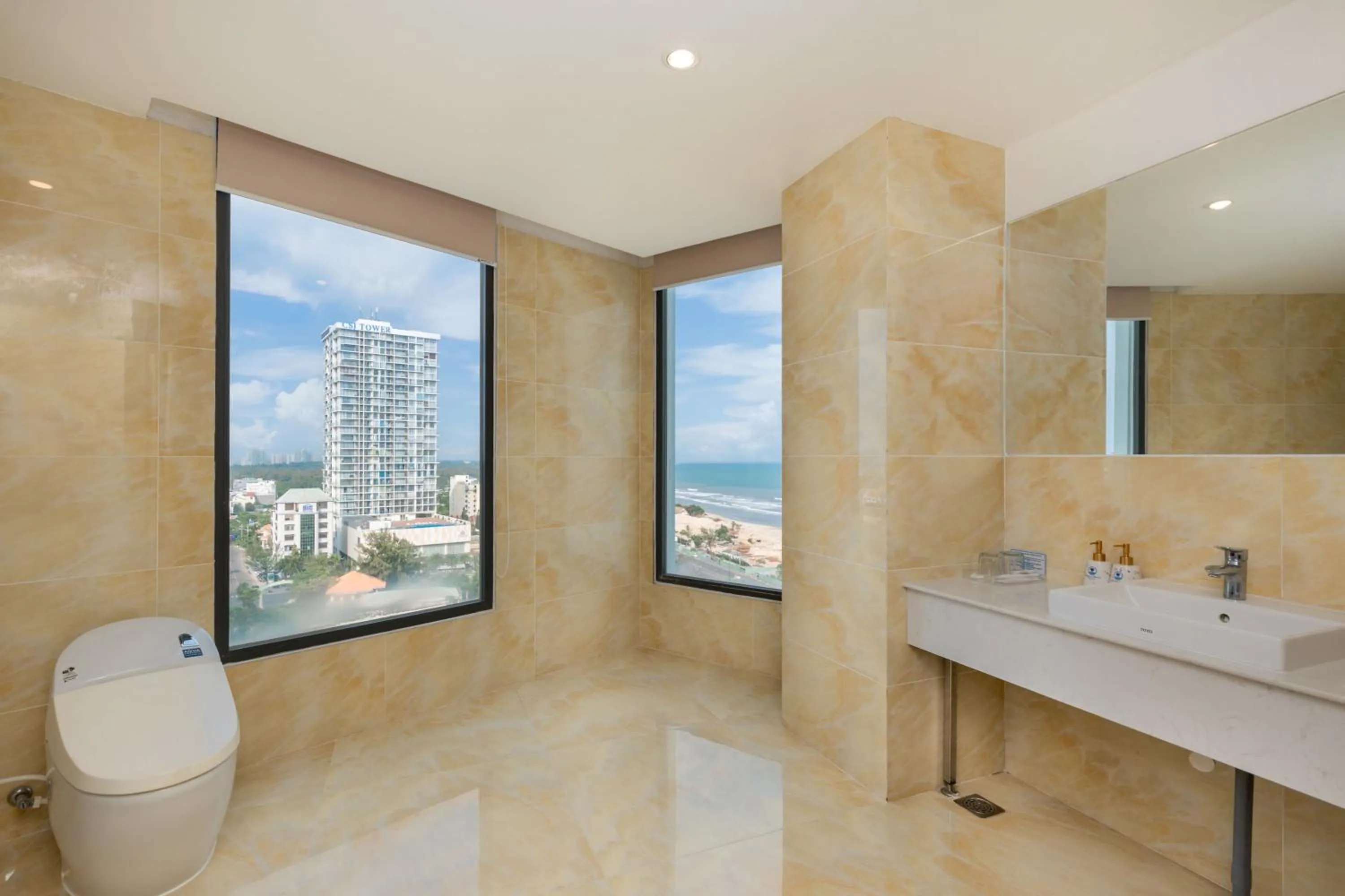 Toilet in Annata Beach Hotel