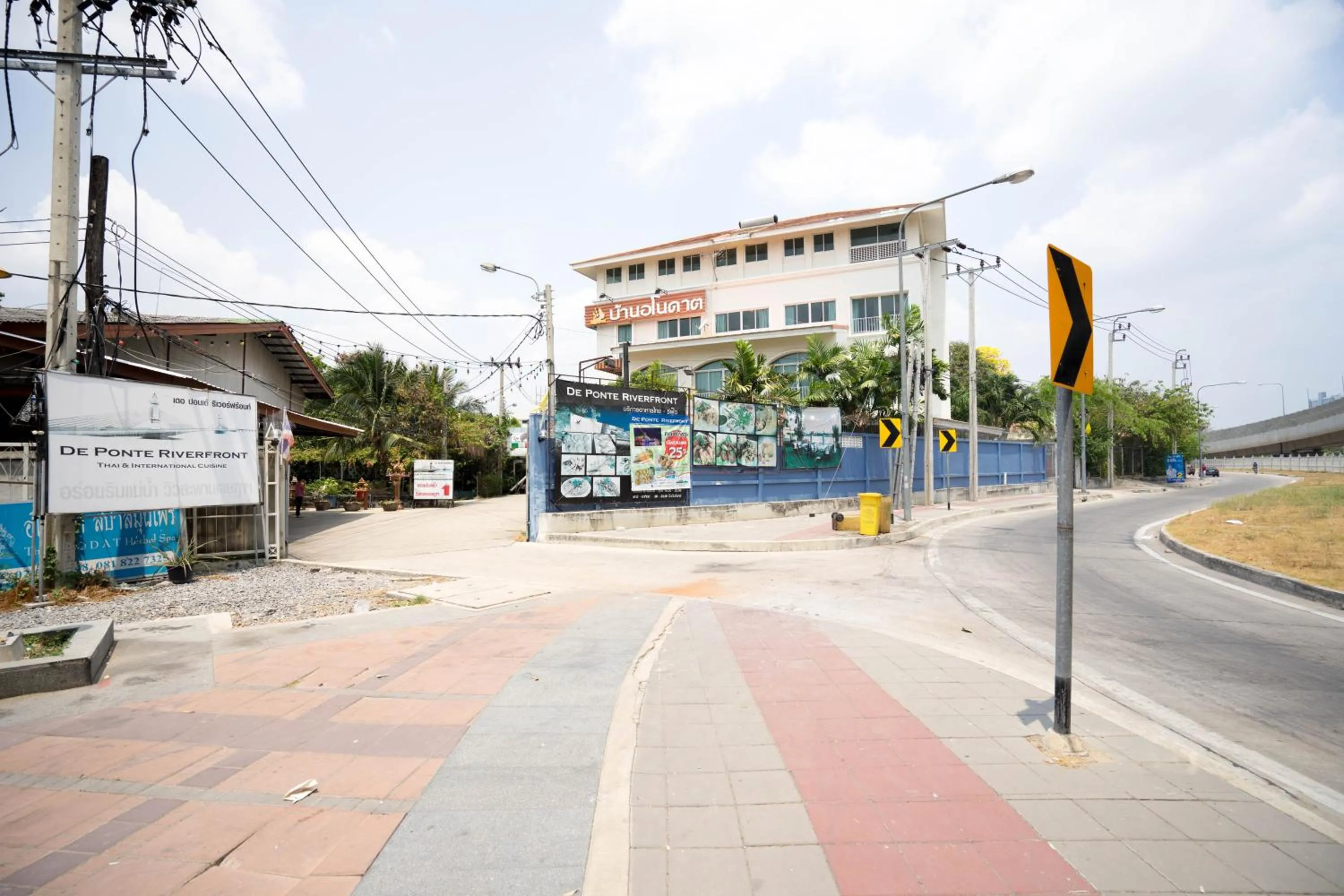 Neighbourhood in Baan Anodat