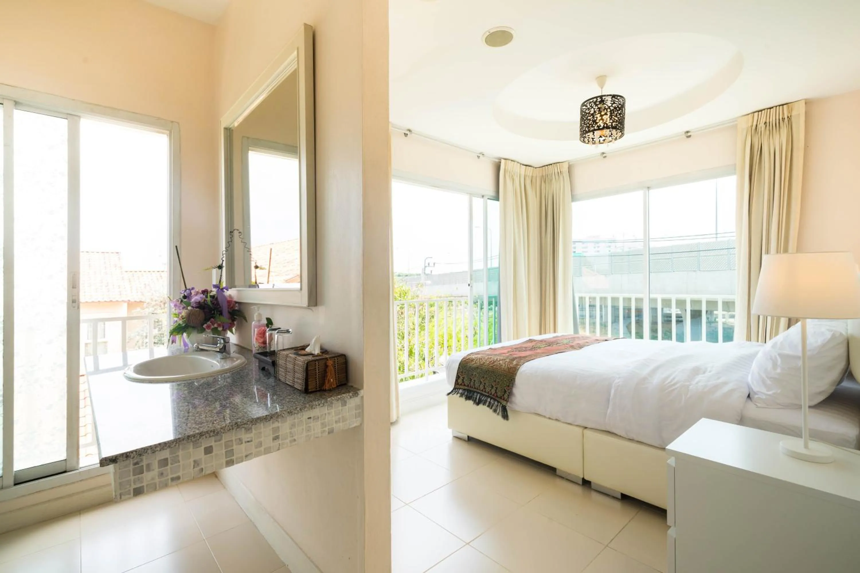 Photo of the whole room, Bed in Baan Anodat