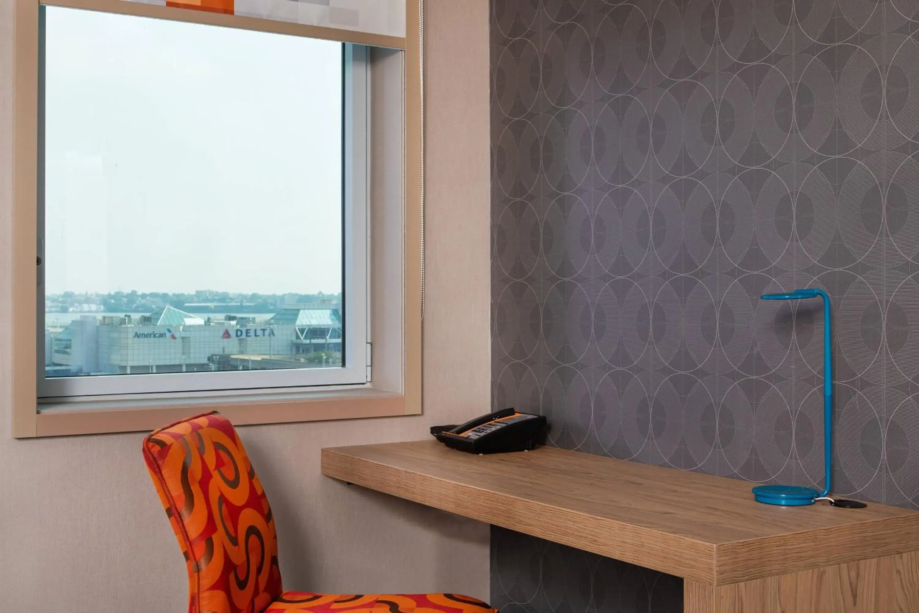 Aloft King Room in Aloft New York LaGuardia Airport Aloft King Room in Aloft New York LaGuardia Airport