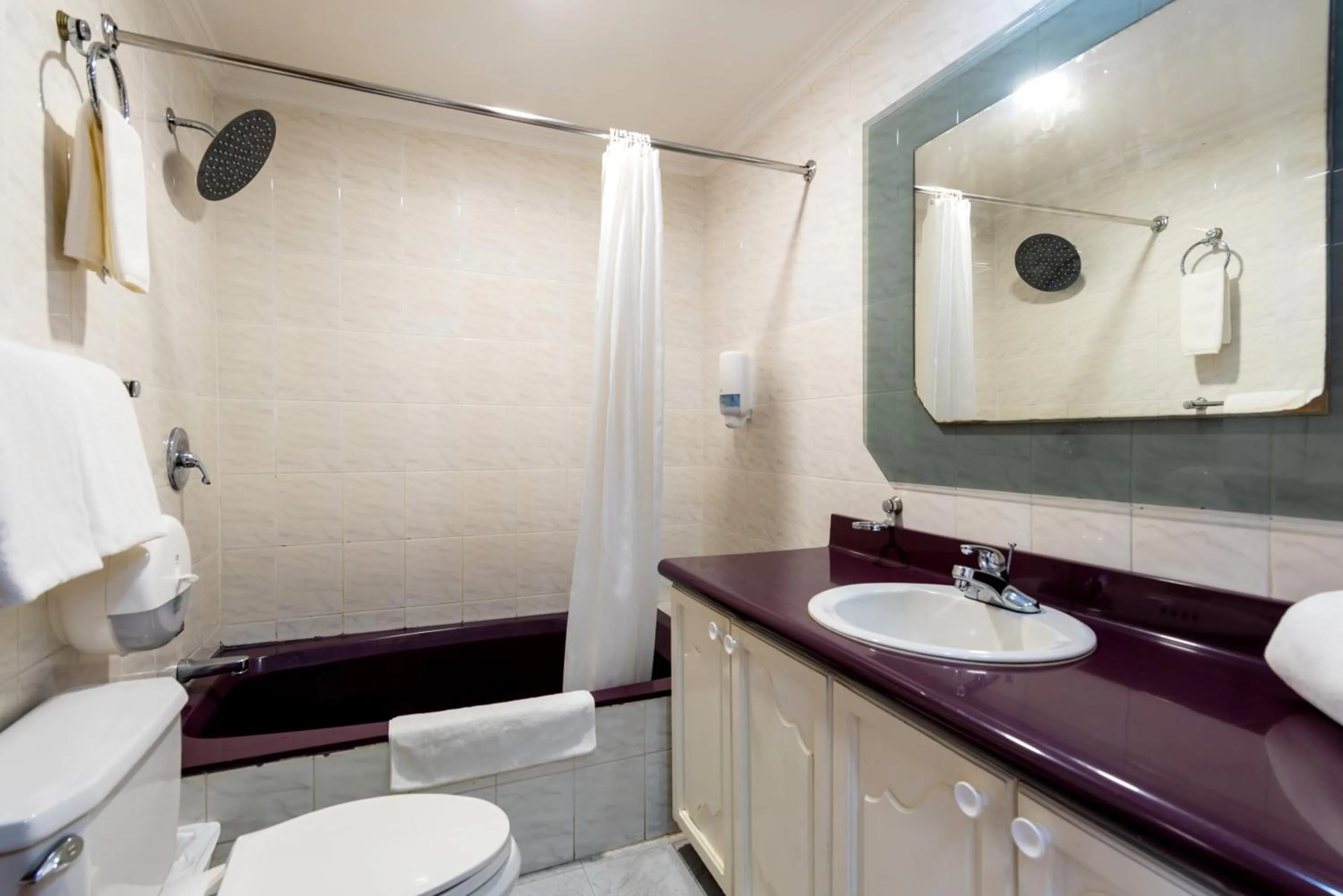 Shower in Hotel NASS Pinar del Lago