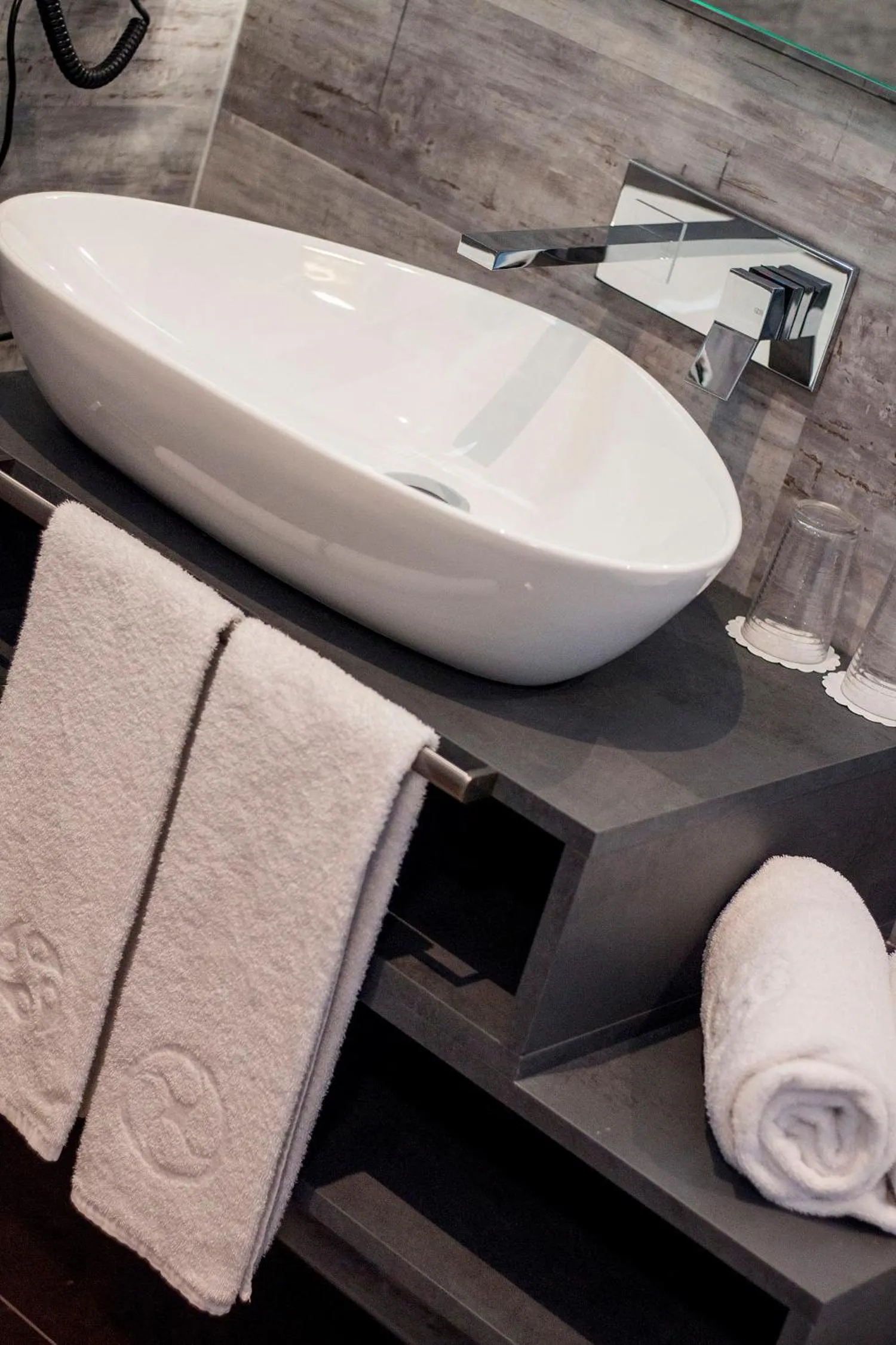 Bathroom in premium by GS Hotel