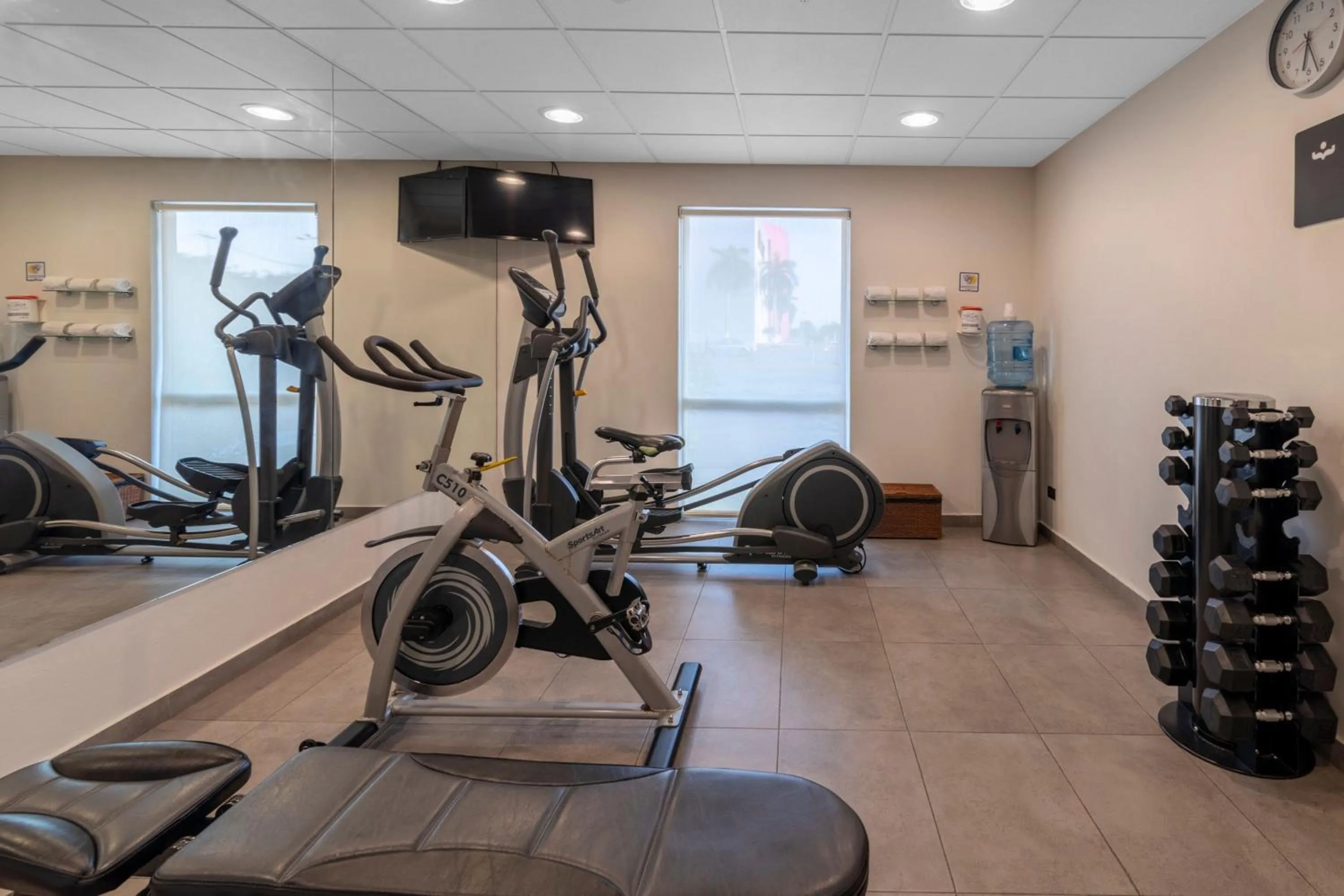 Fitness centre/facilities in City Express by Marriott Chetumal