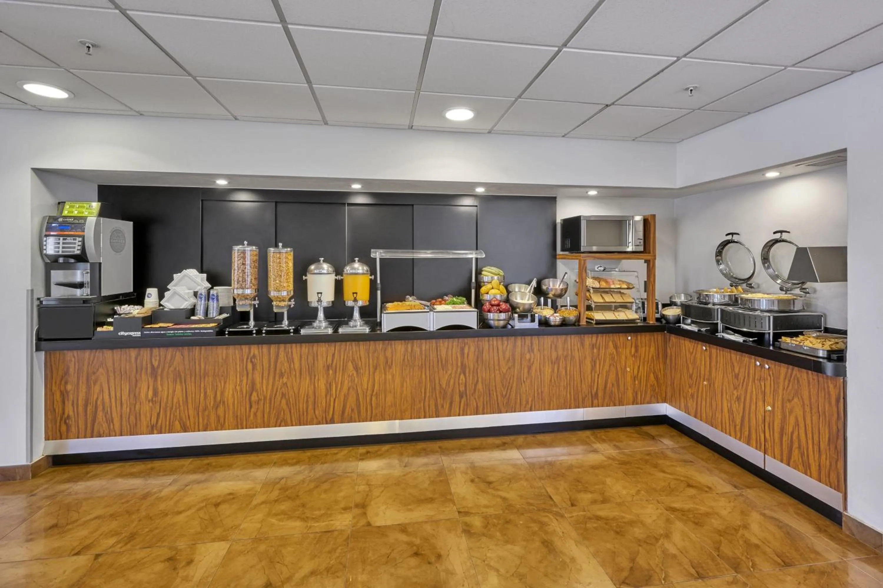 Breakfast in City Express by Marriott Chetumal