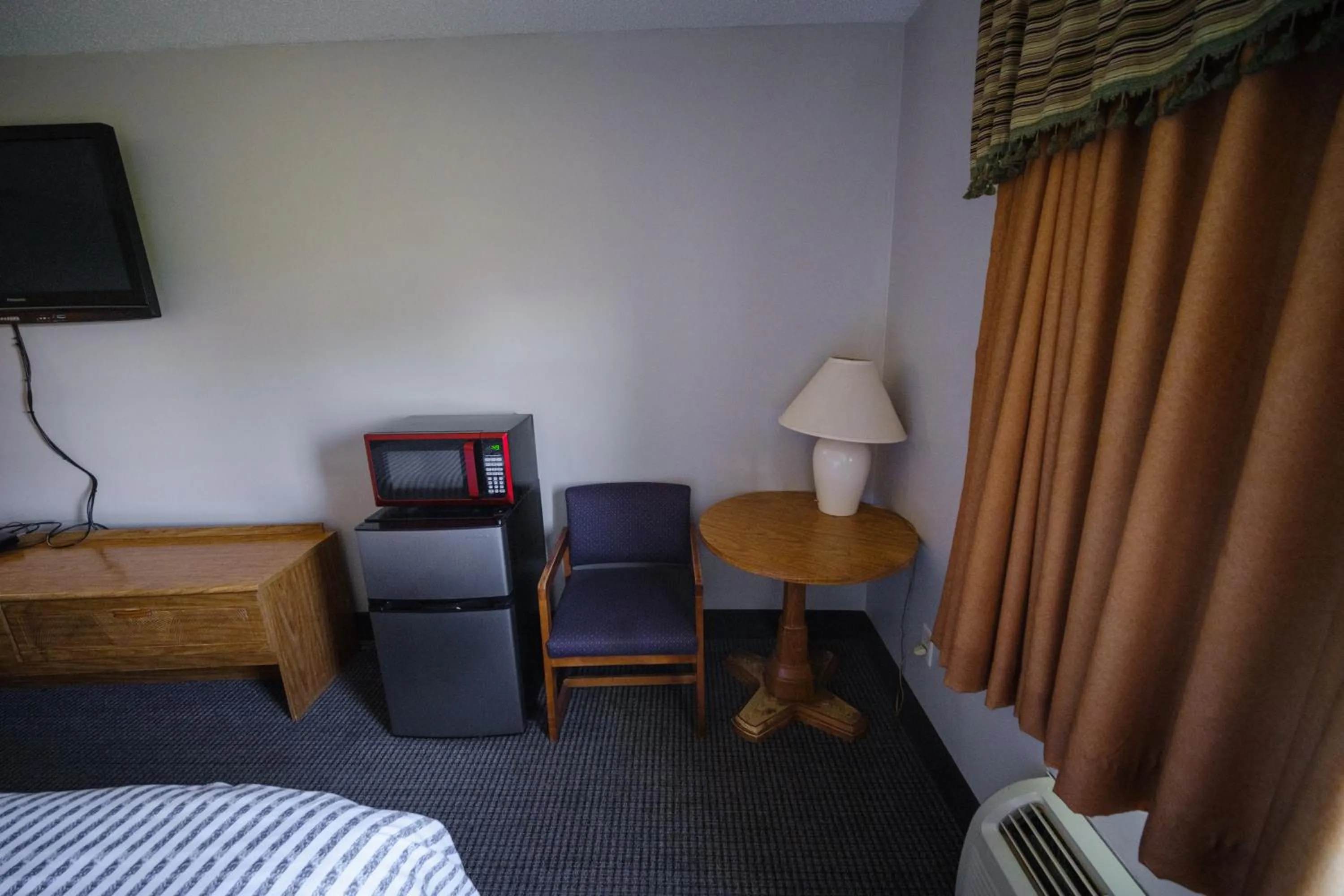 Bedroom, Bed in Westwood Inn & Suites Kimball I 90