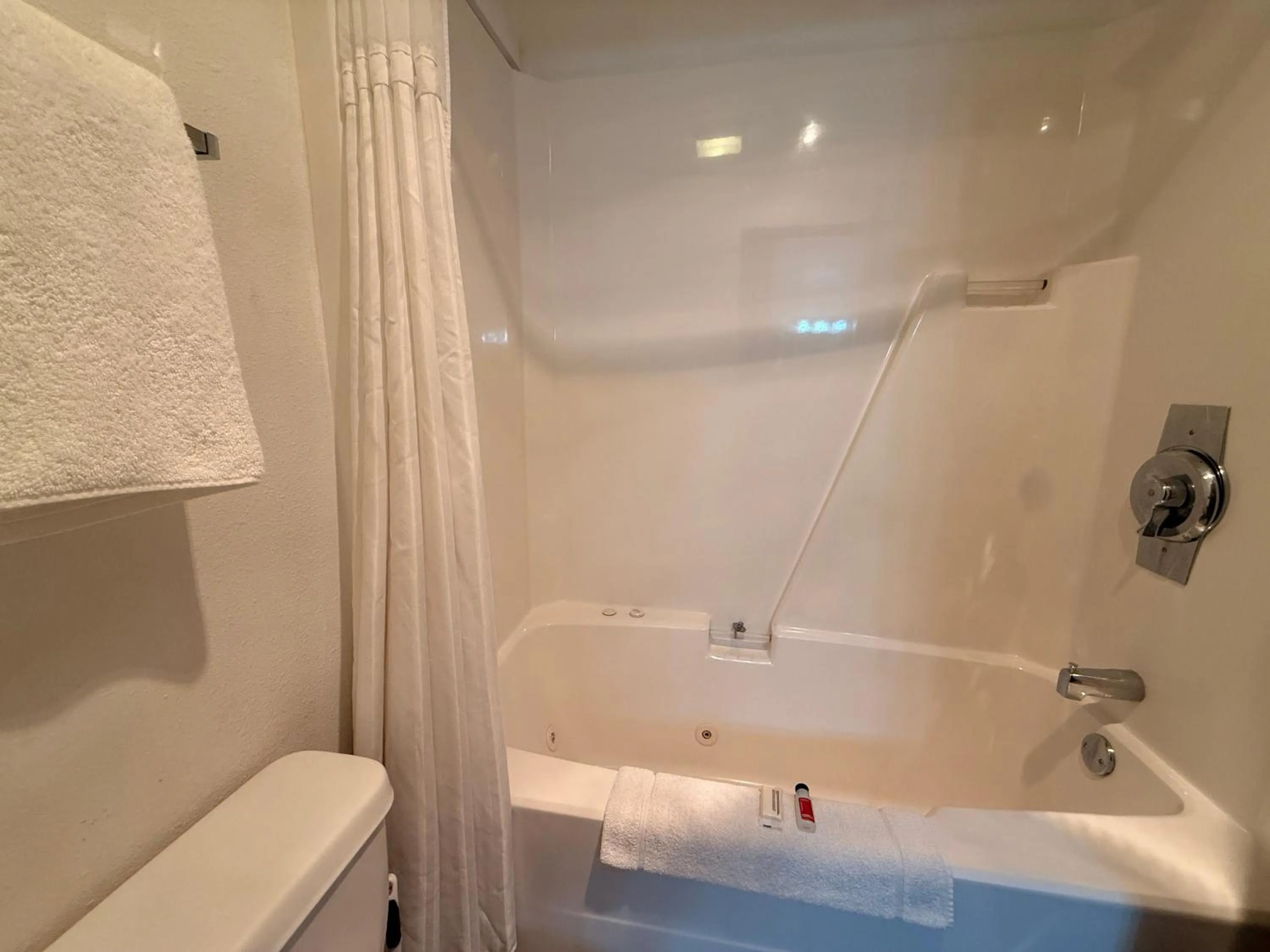 Bathroom in Westwood Inn & Suites Kimball I 90