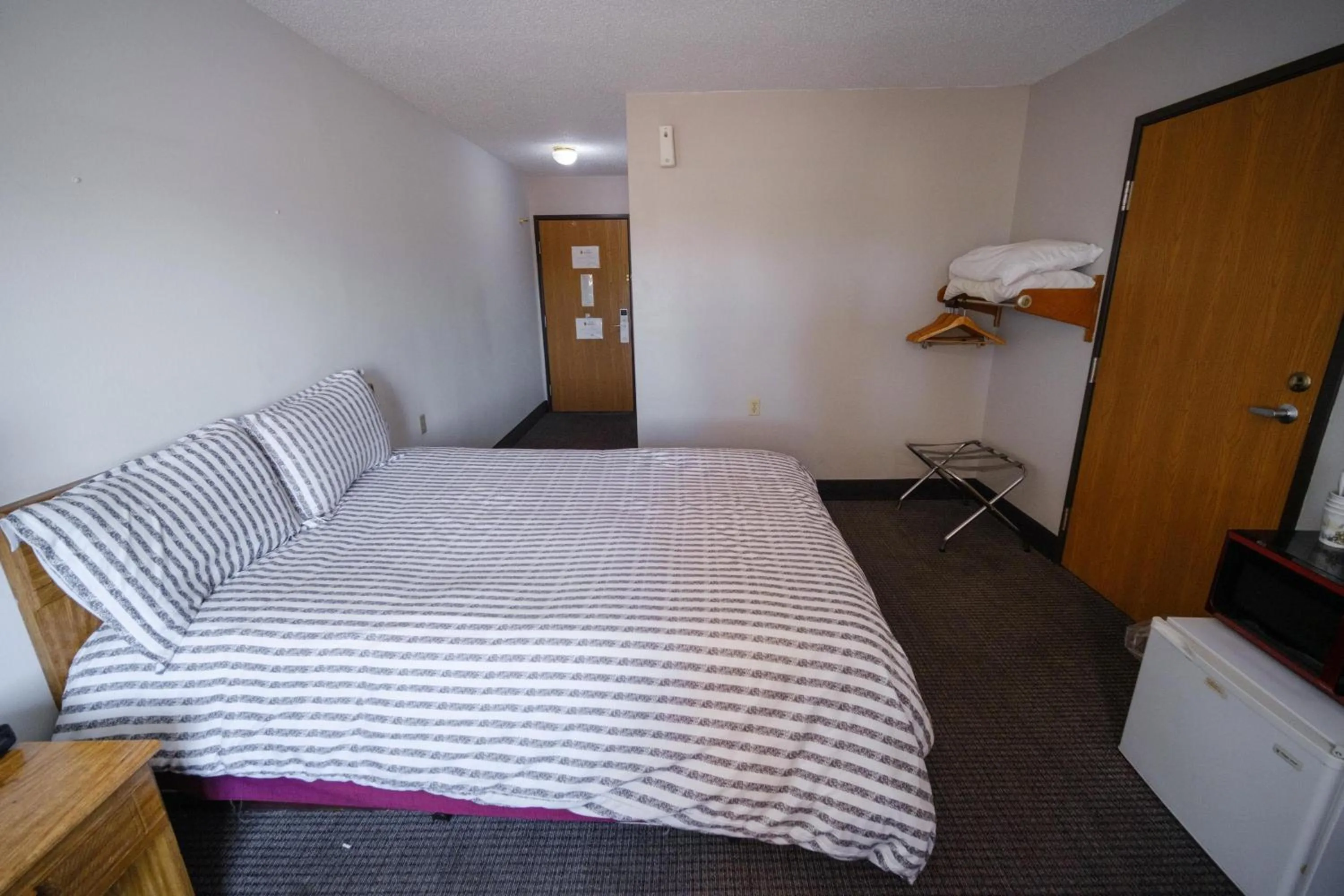 Bedroom, Bed in Westwood Inn & Suites Kimball I 90