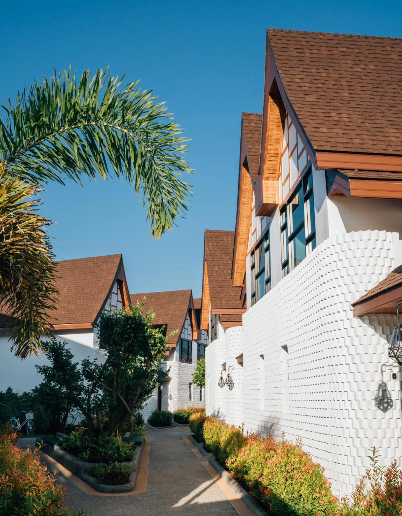 Property building in Poonsiri Varich Pool Villa Aonang