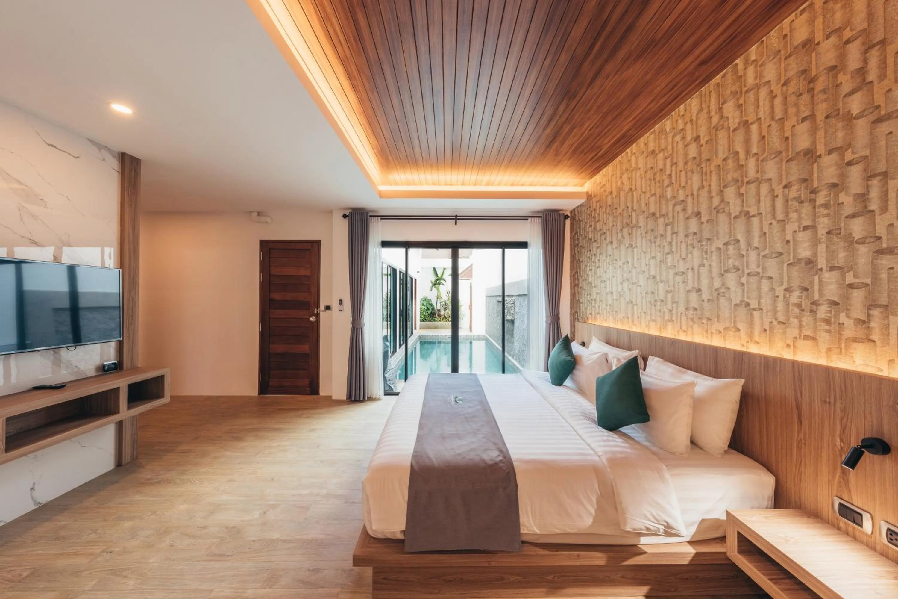 Bedroom, Bed in Poonsiri Varich Pool Villa Aonang