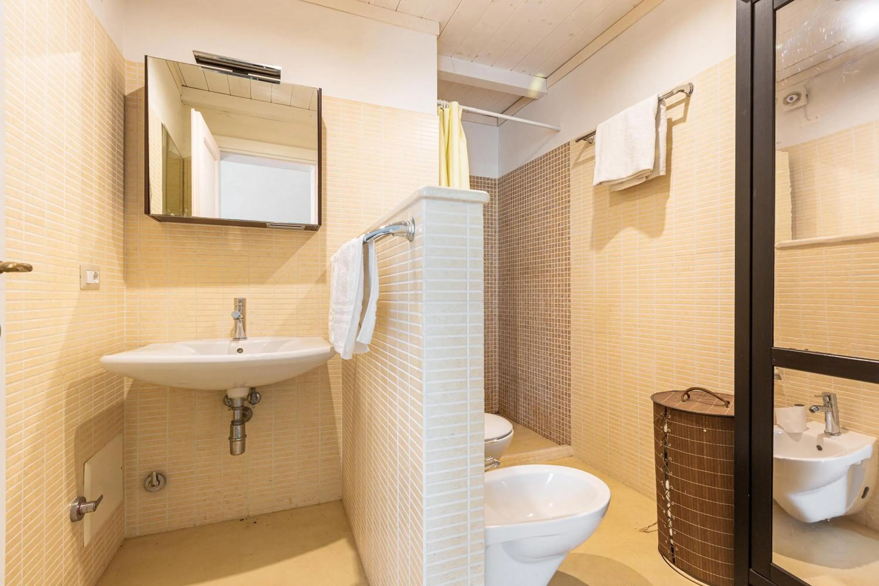 Bathroom in Casino Casalino by Perle di Puglia