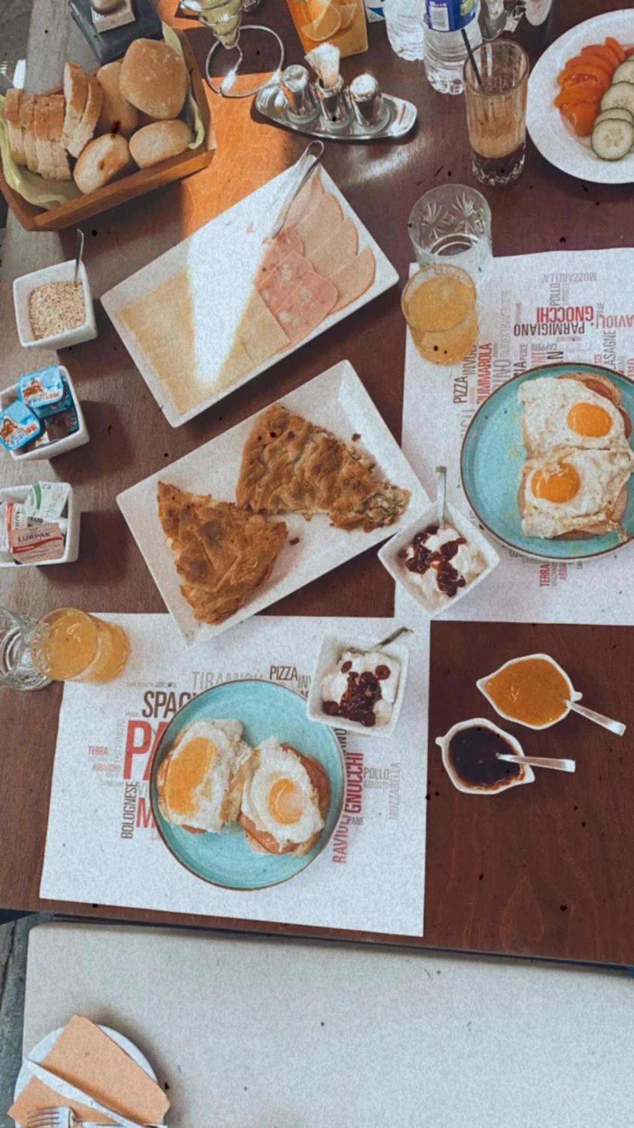 Breakfast in Guesthouse Monopati - Ξενώνας Μονοπάτι