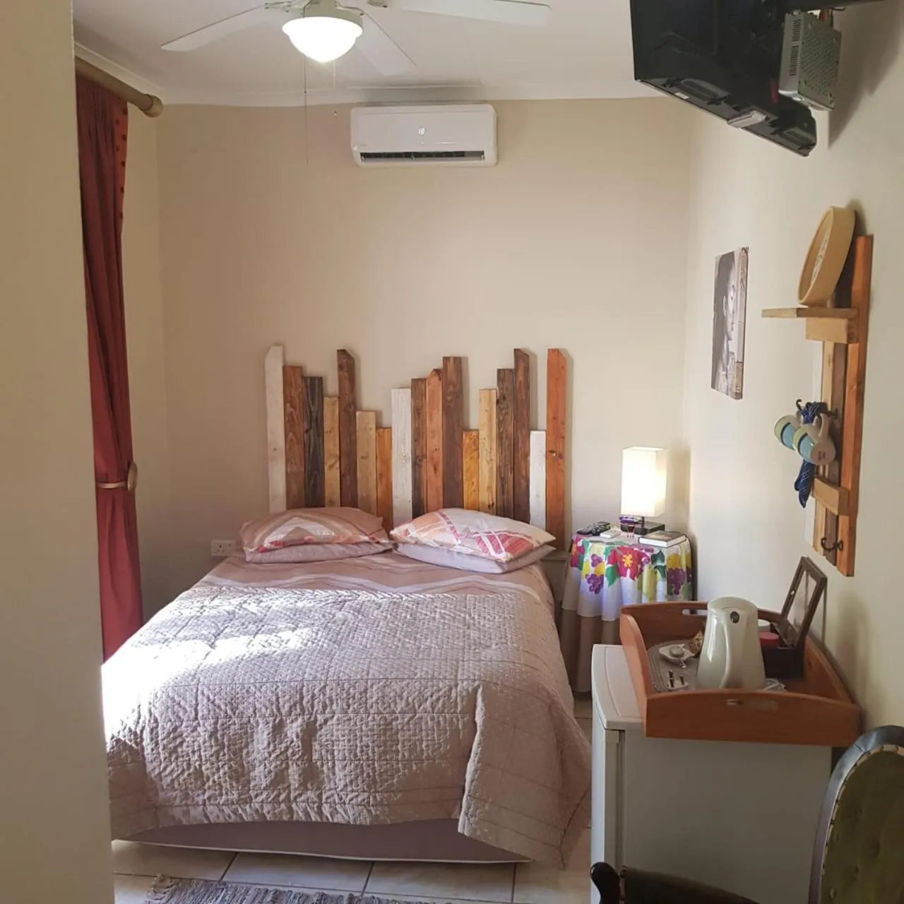 Bed in Jolani 2 Guest House