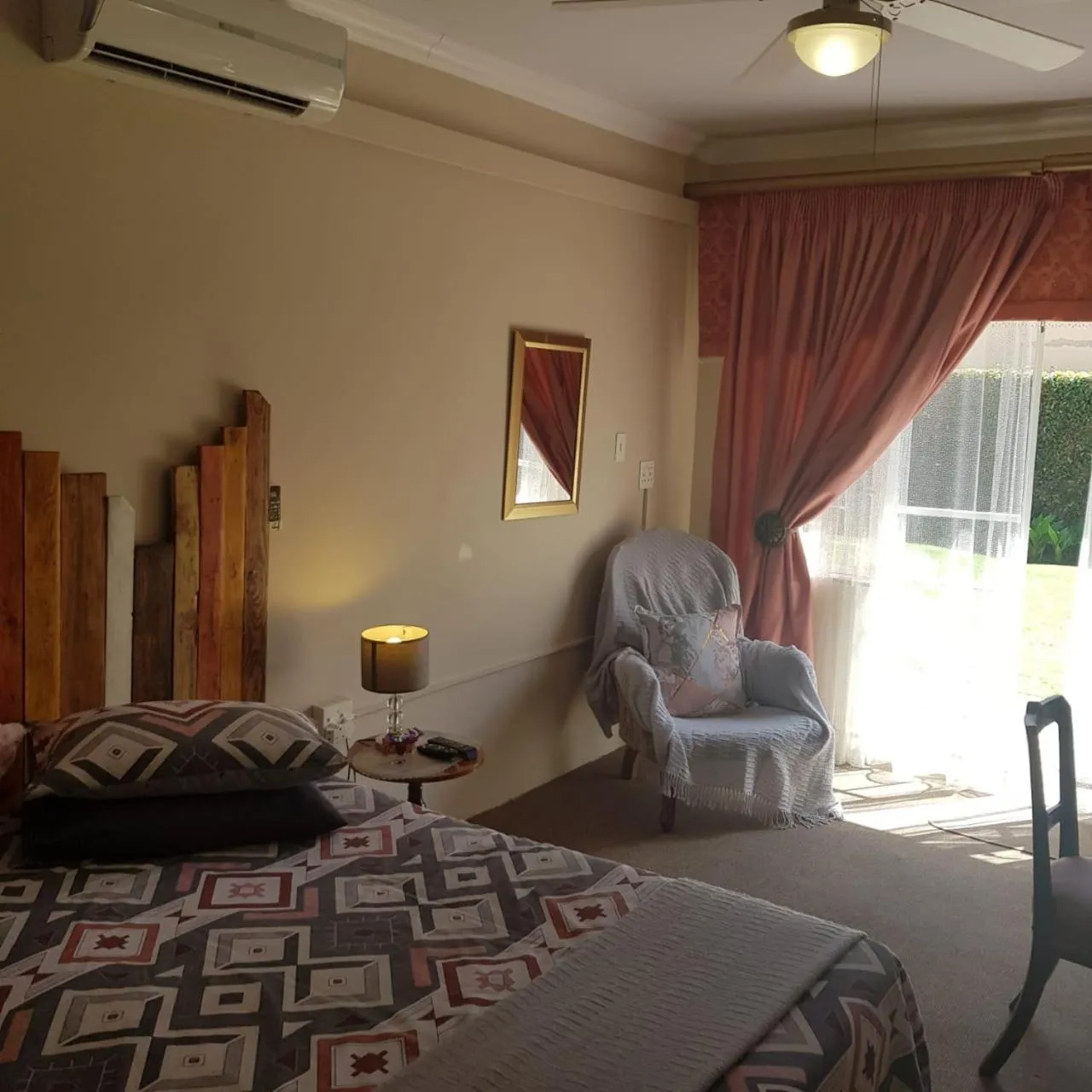 Bed in Jolani 2 Guest House