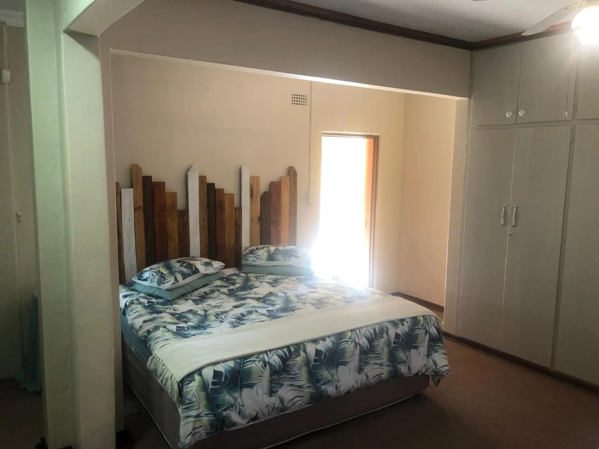 Bedroom, Bed in Jolani 2 Guest House