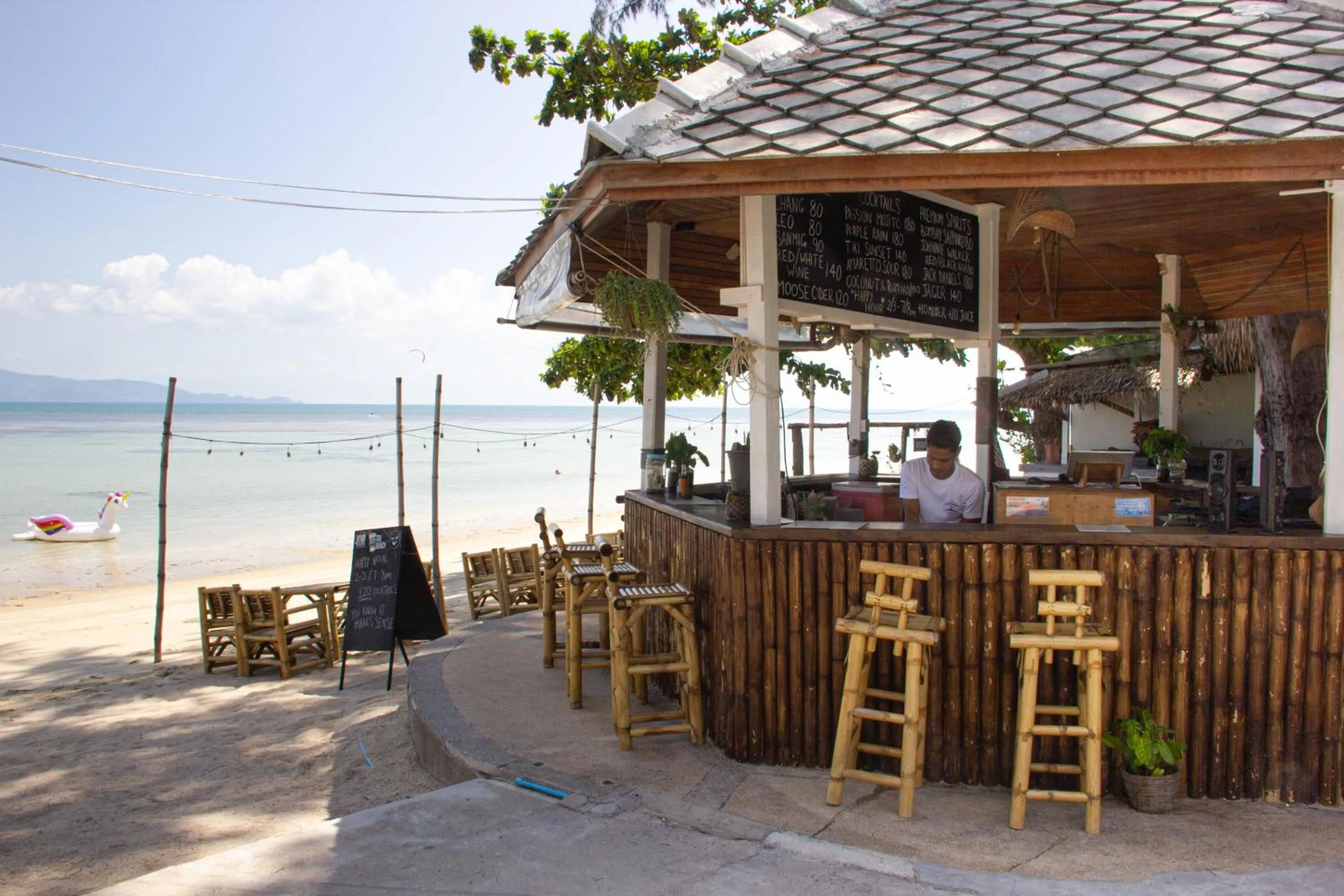 Lounge or bar in Tiki Beach Koh Phangan Beach Restaurant Bar and Coworking