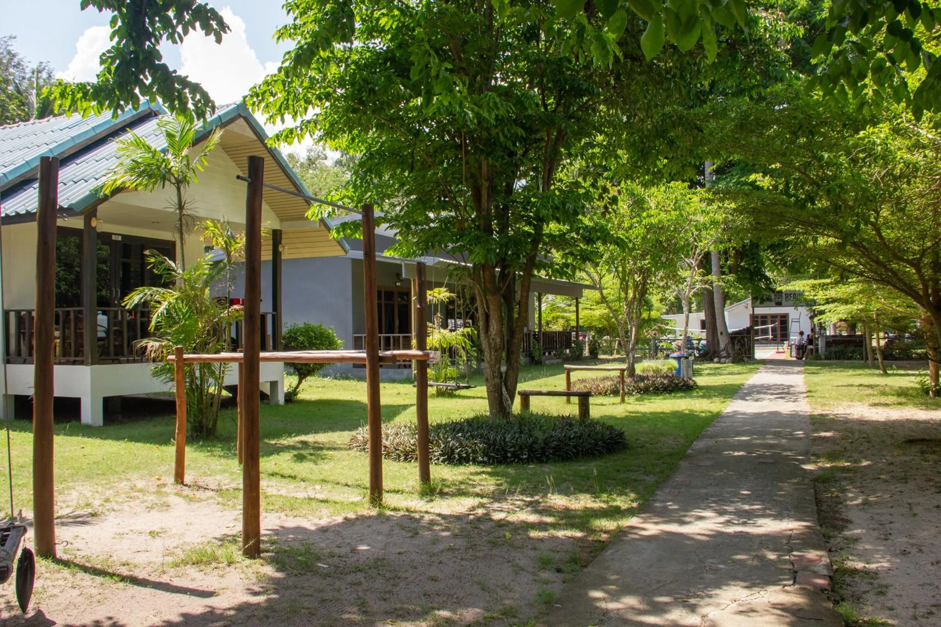 Garden in Tiki Beach Koh Phangan Beach Restaurant Bar and Coworking
