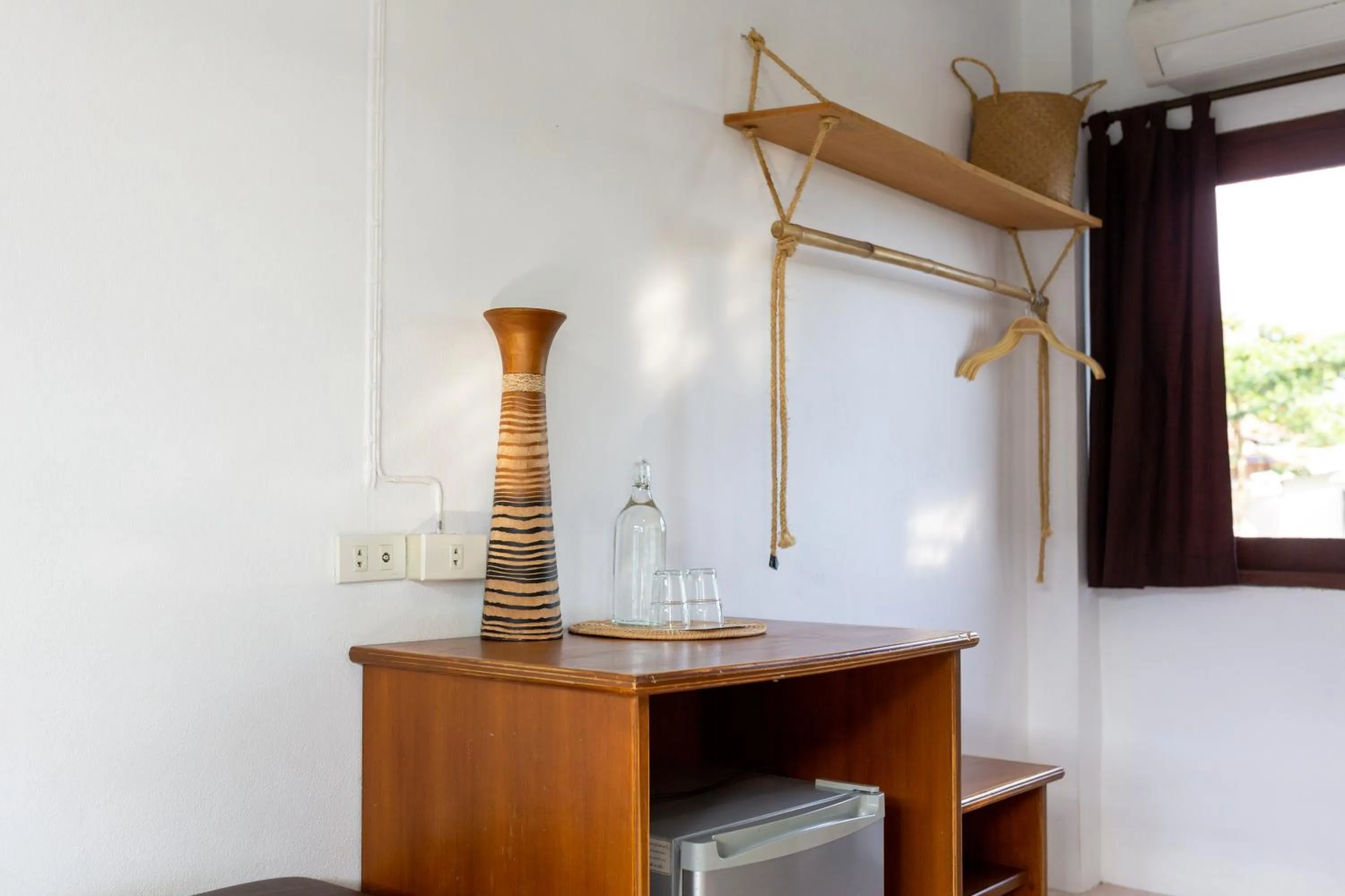 hair dresser in Tiki Beach Koh Phangan Beach Restaurant Bar and Coworking