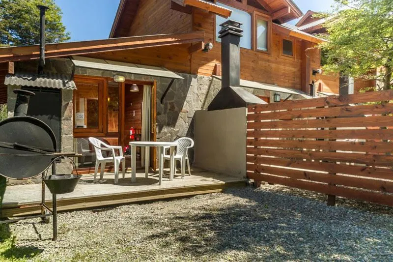 Arbolar, Casas de Montaña- Piscina climatizada