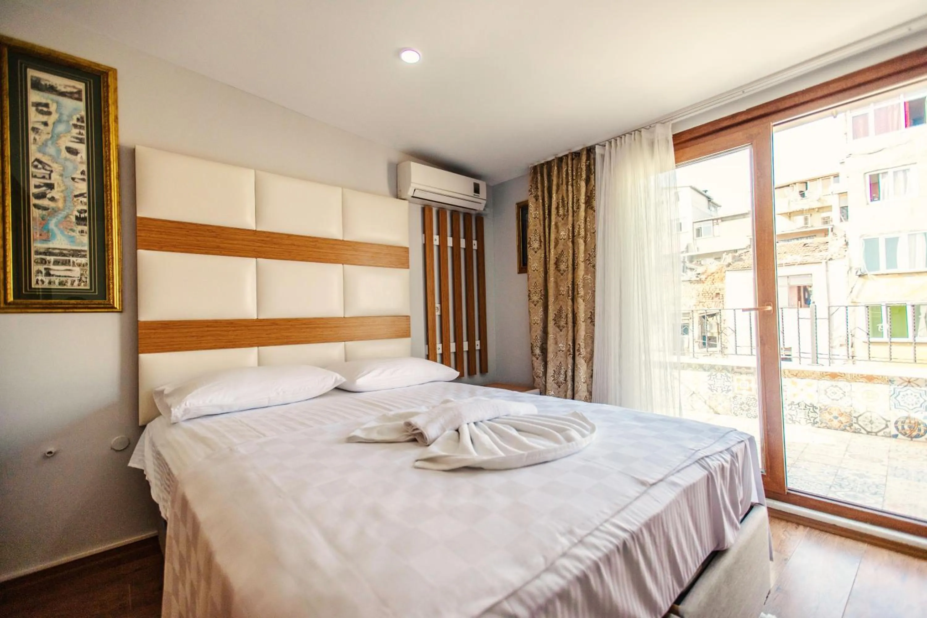 Nearby landmark, Bed in Maduro Hotel Istanbul