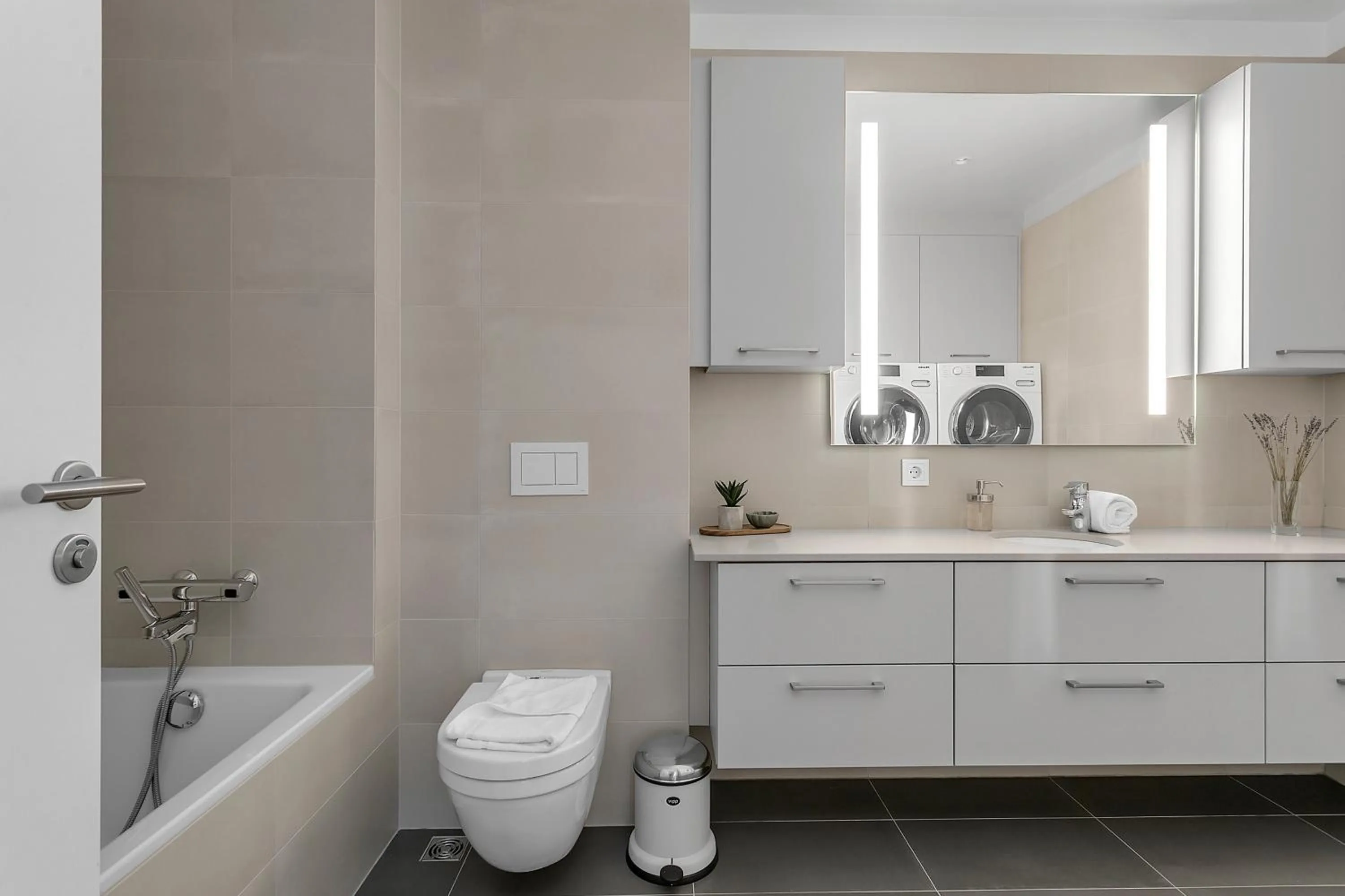 Toilet in Sif Apartments by Heimaleiga