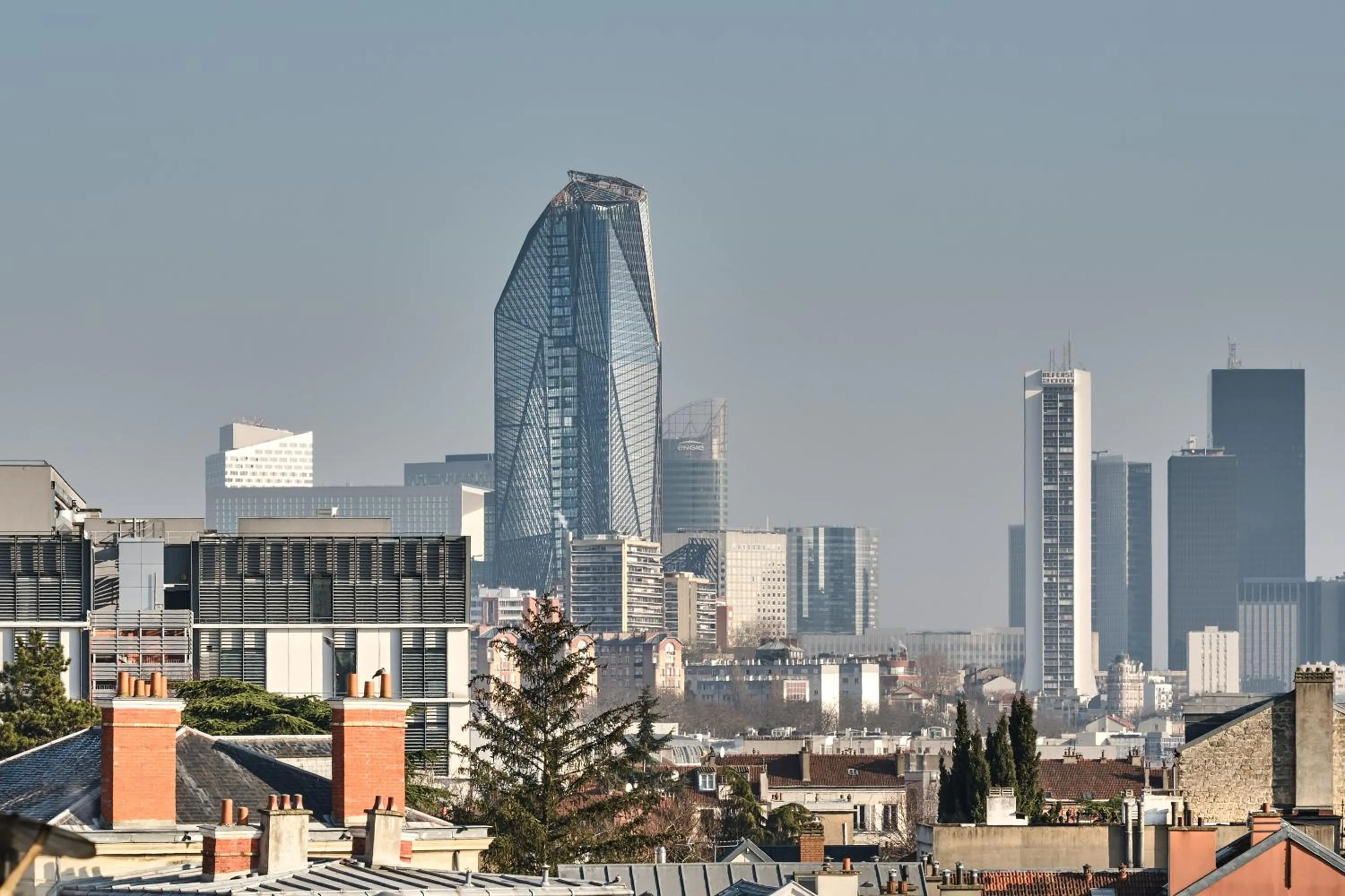 City view in Hotel Atrium by Happyculture