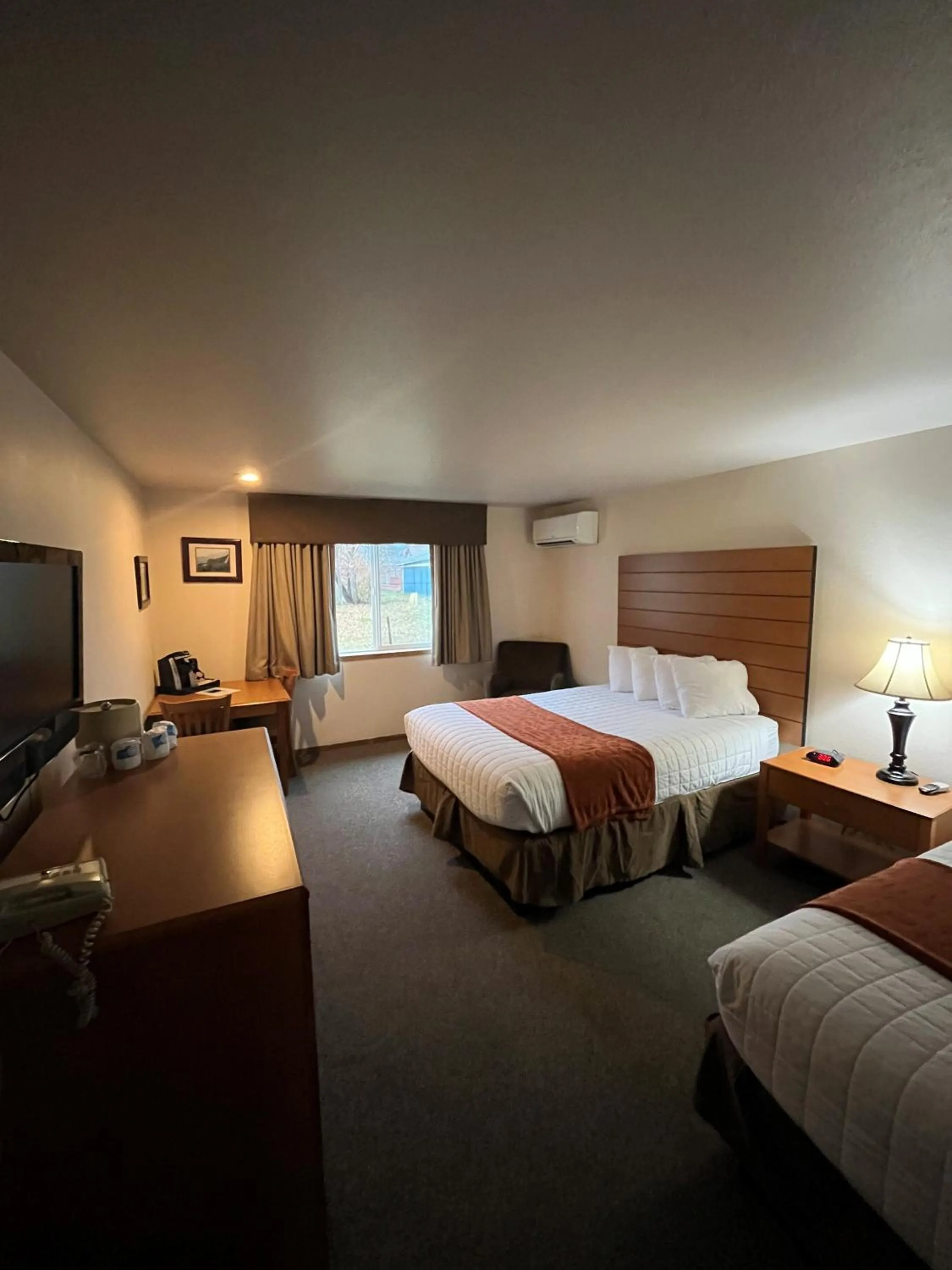 Bed in Seasons Motel