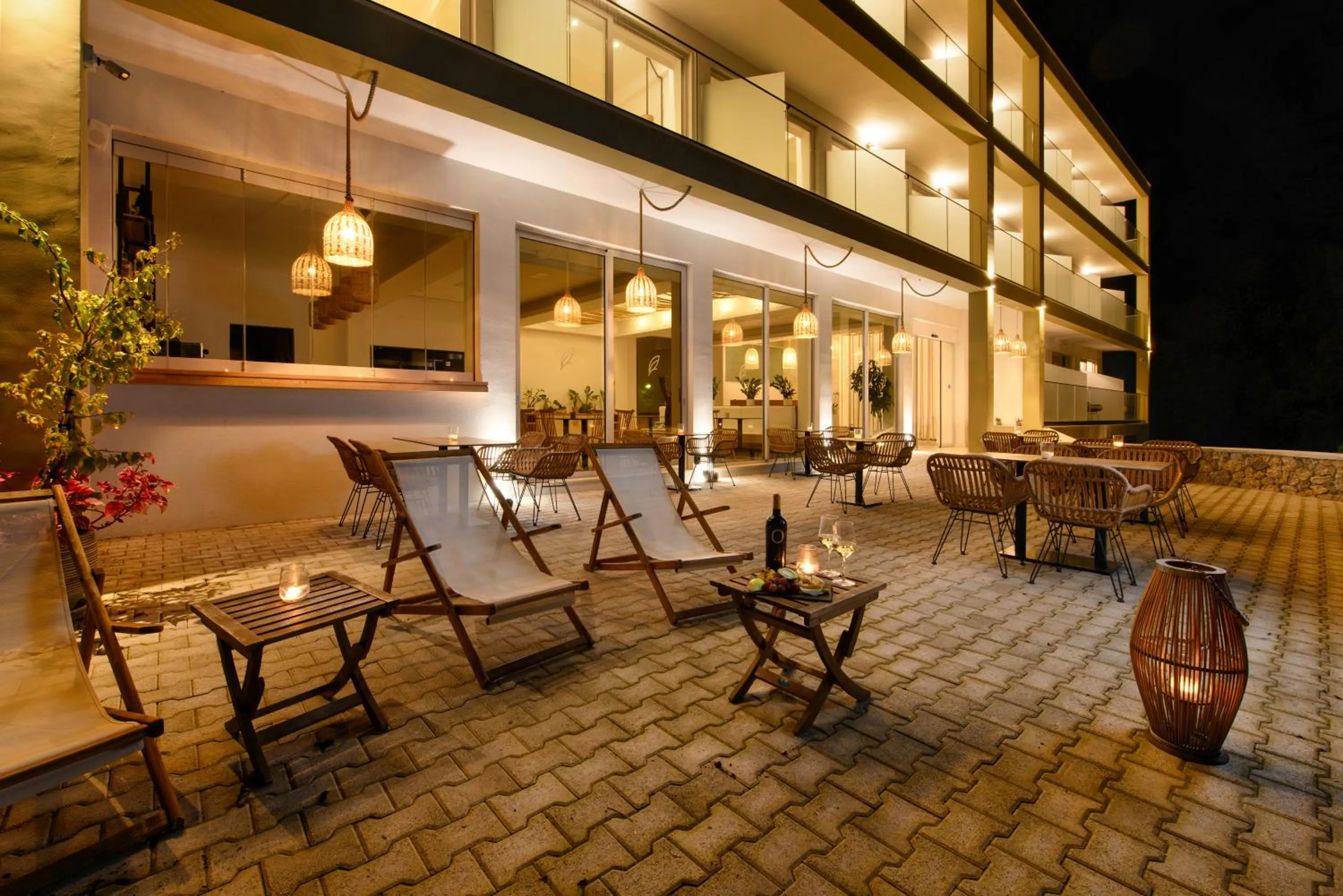 Restaurant/places to eat in Eleals Boutique Hotel