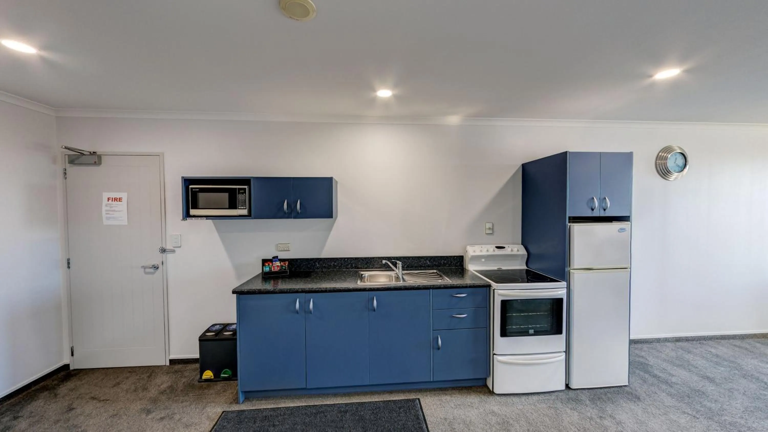 oven in Bay Viaduct Motor Lodge