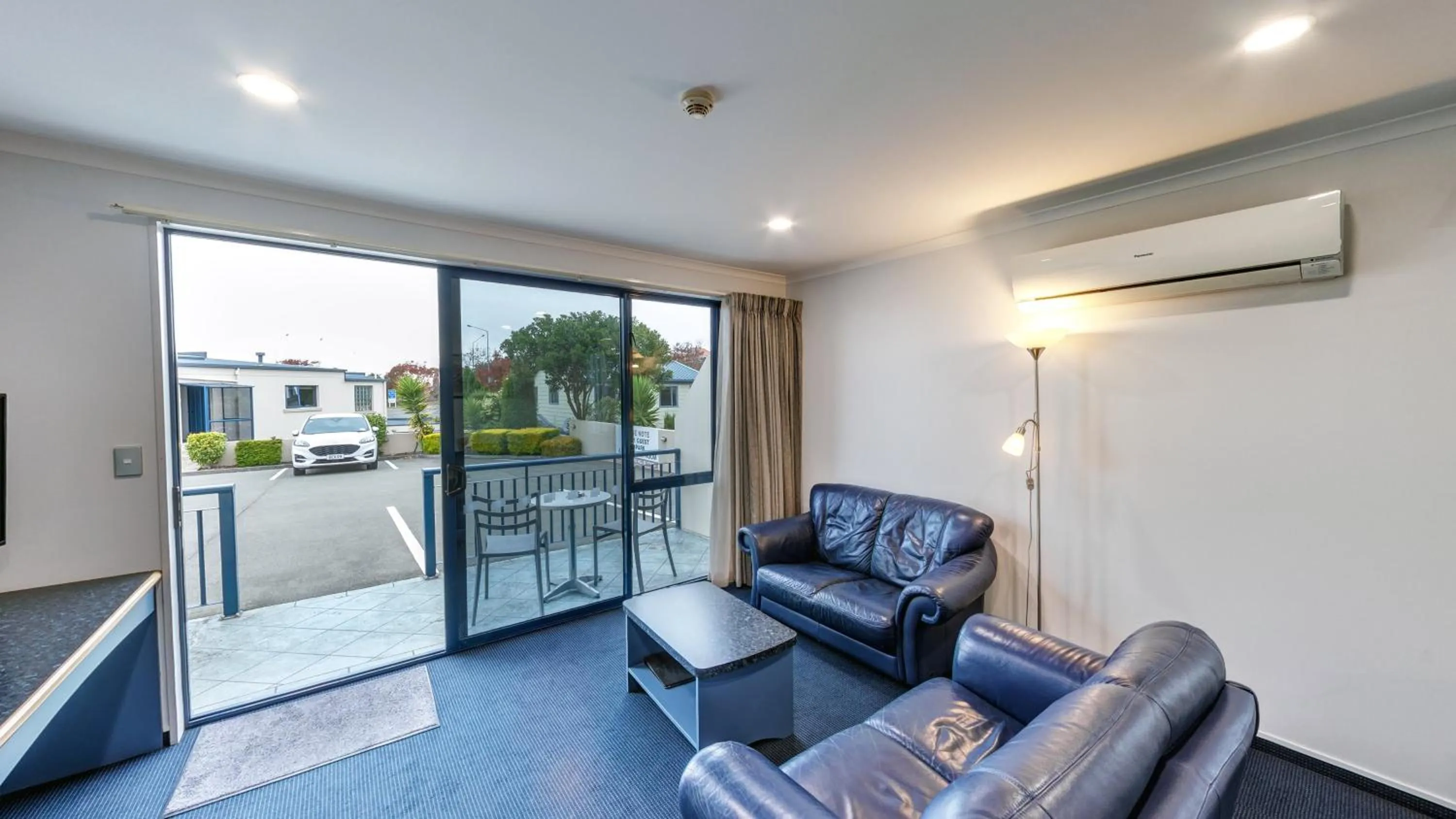 Patio in Bay Viaduct Motor Lodge